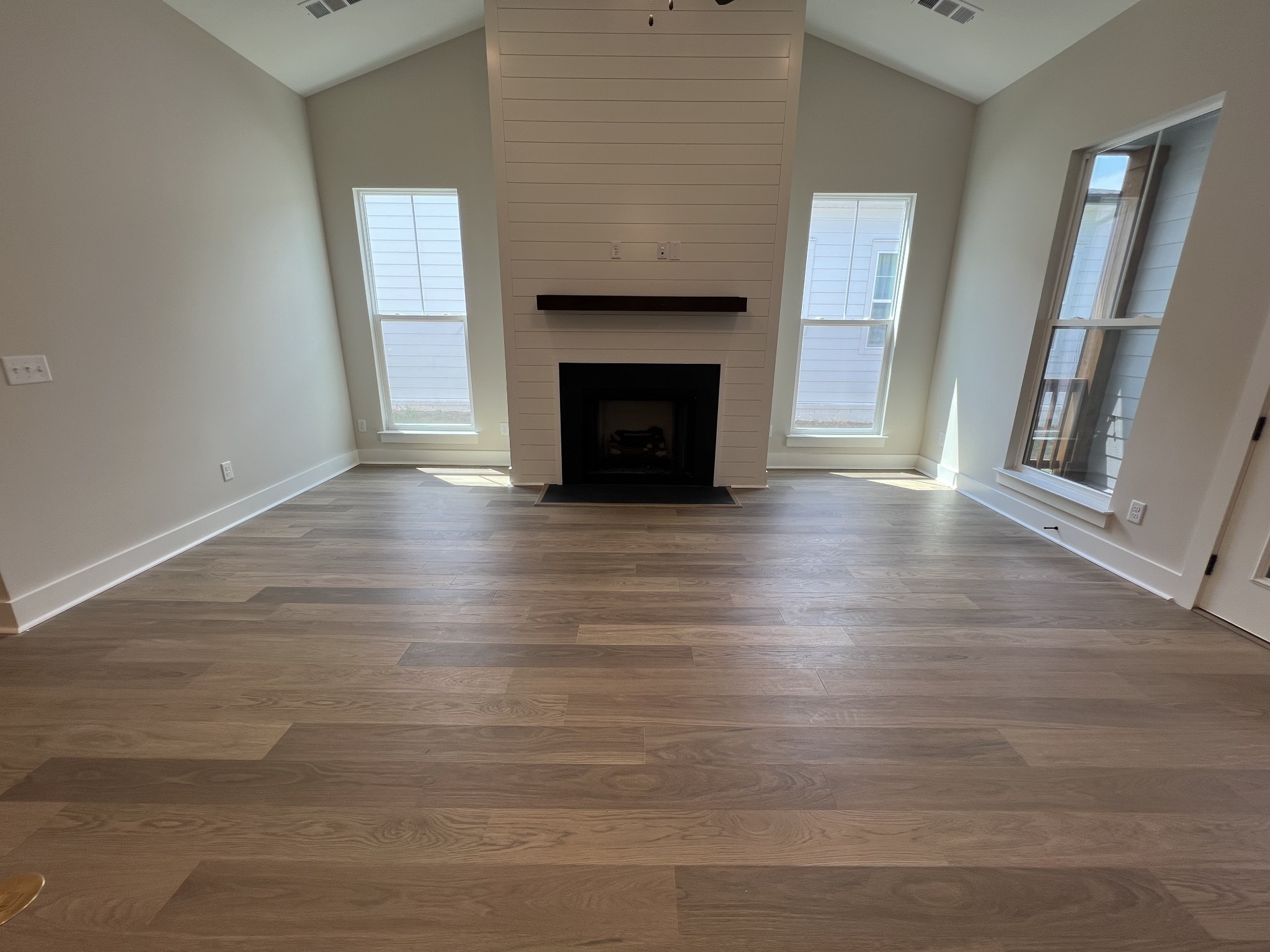 5738 Lennis Lane