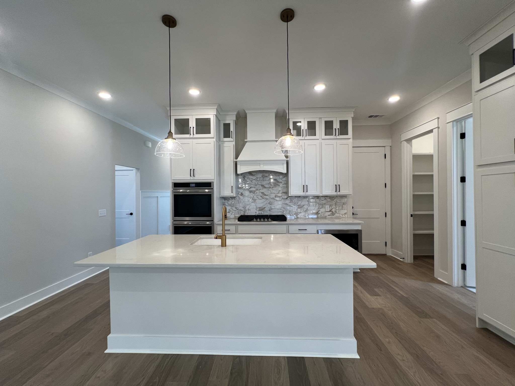 5738 Lennis Lane
