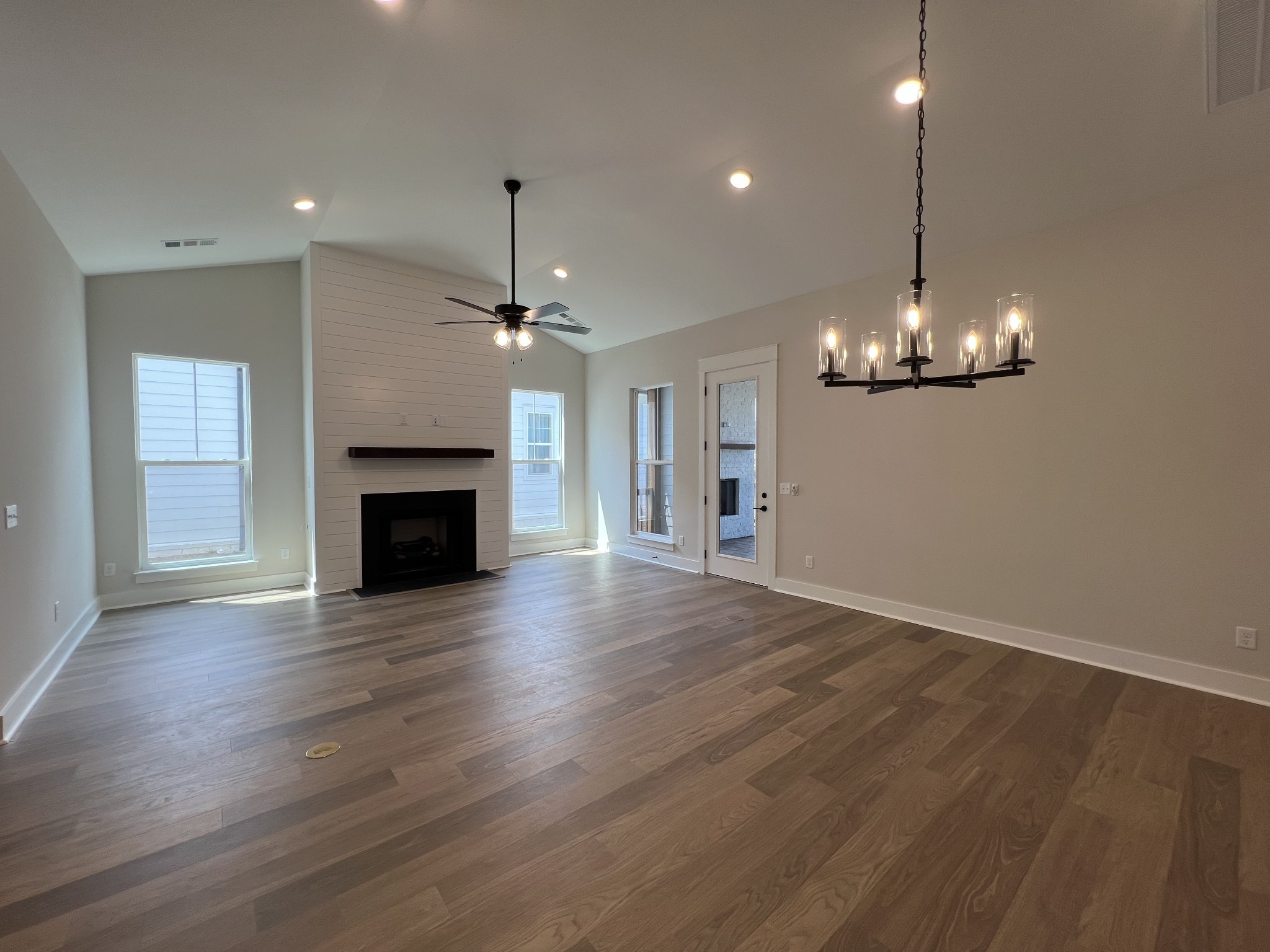5738 Lennis Lane