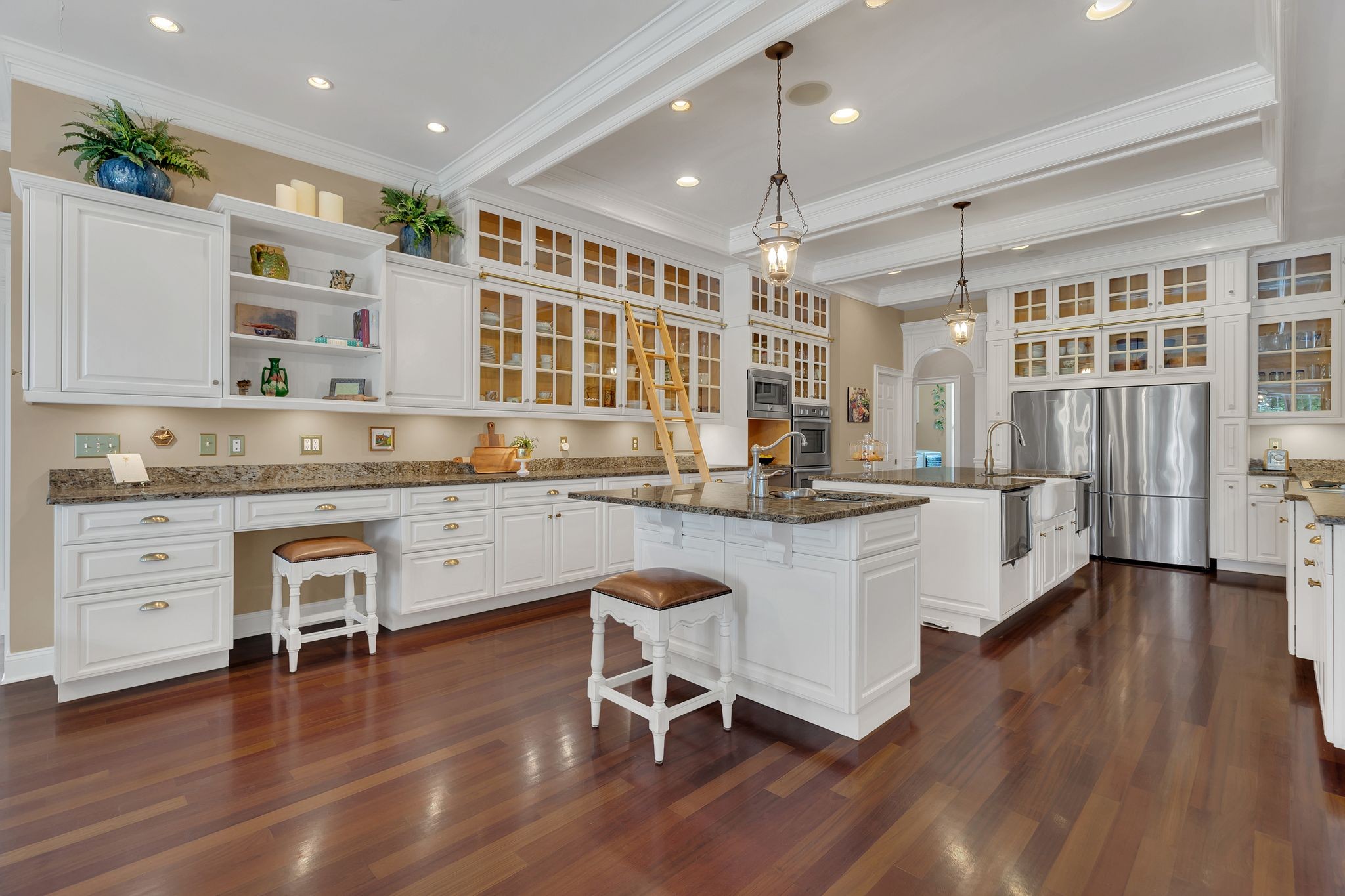 2135 Lovelace Lane