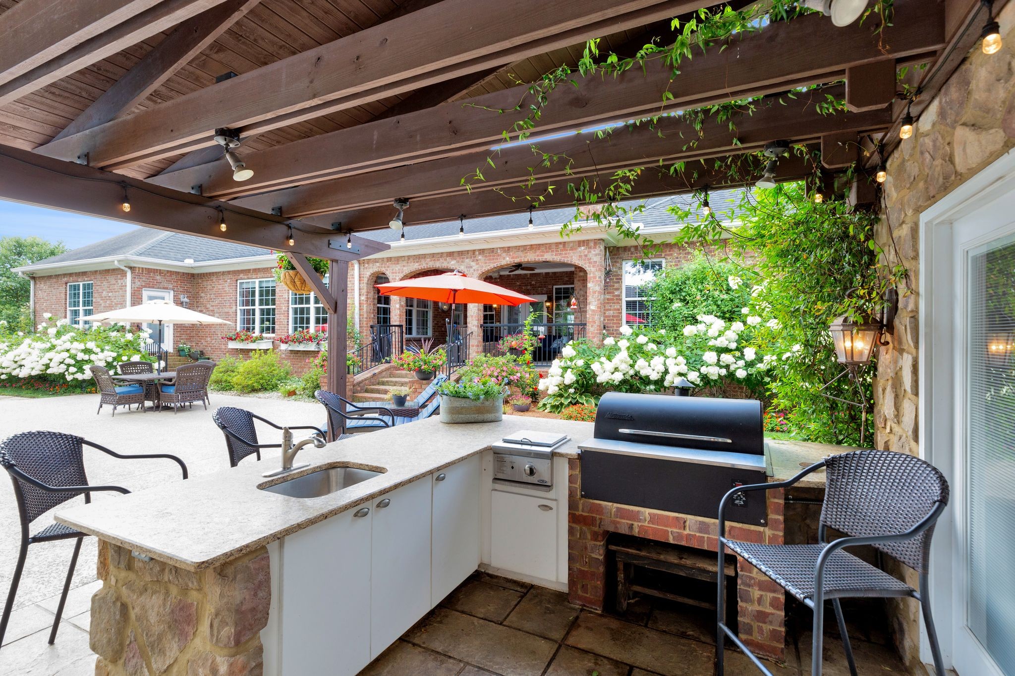 2135 Lovelace Lane