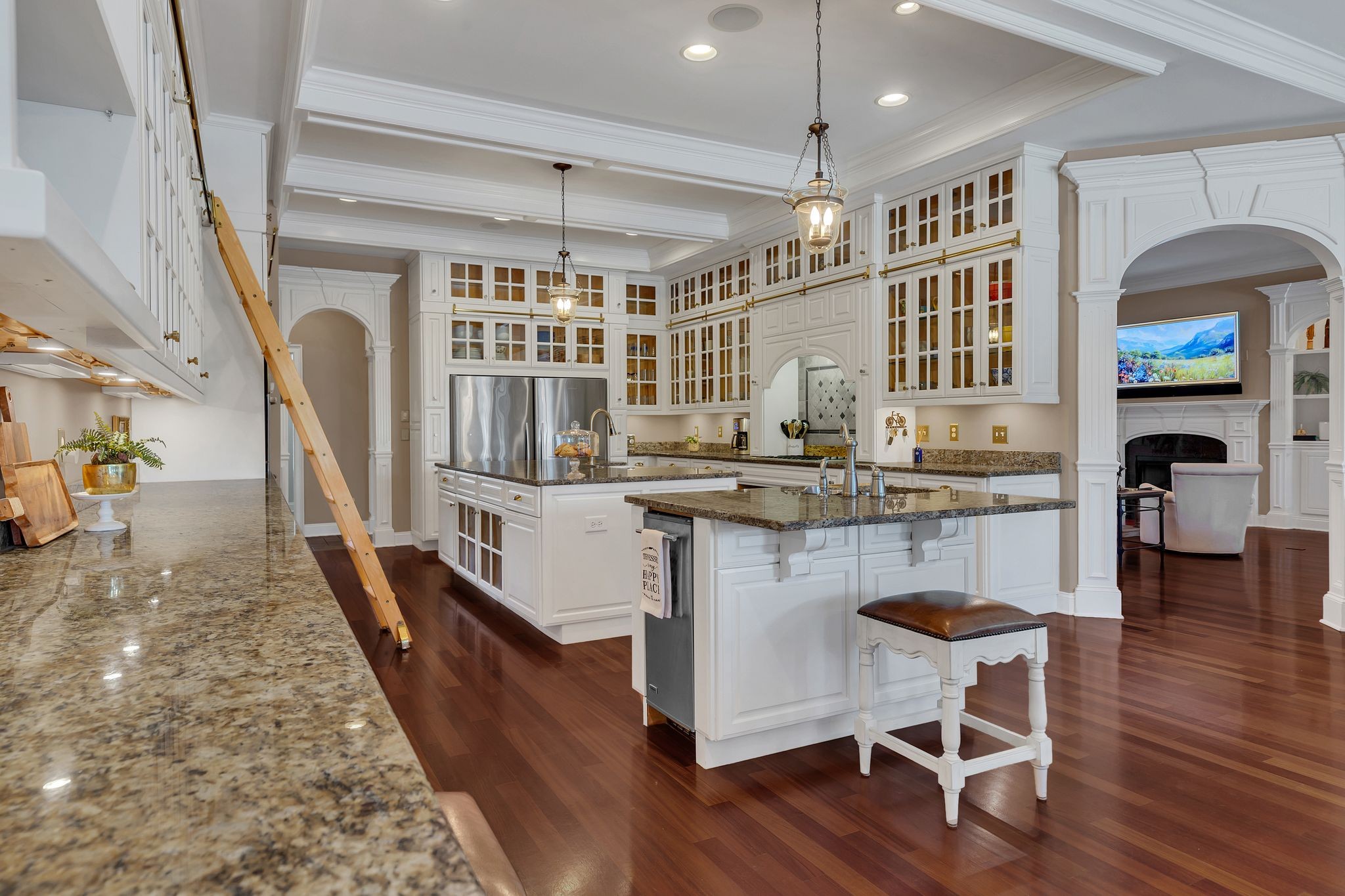 2135 Lovelace Lane