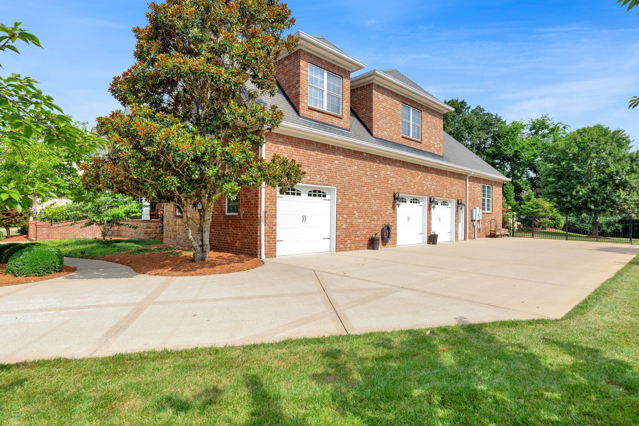 2135 Lovelace Lane