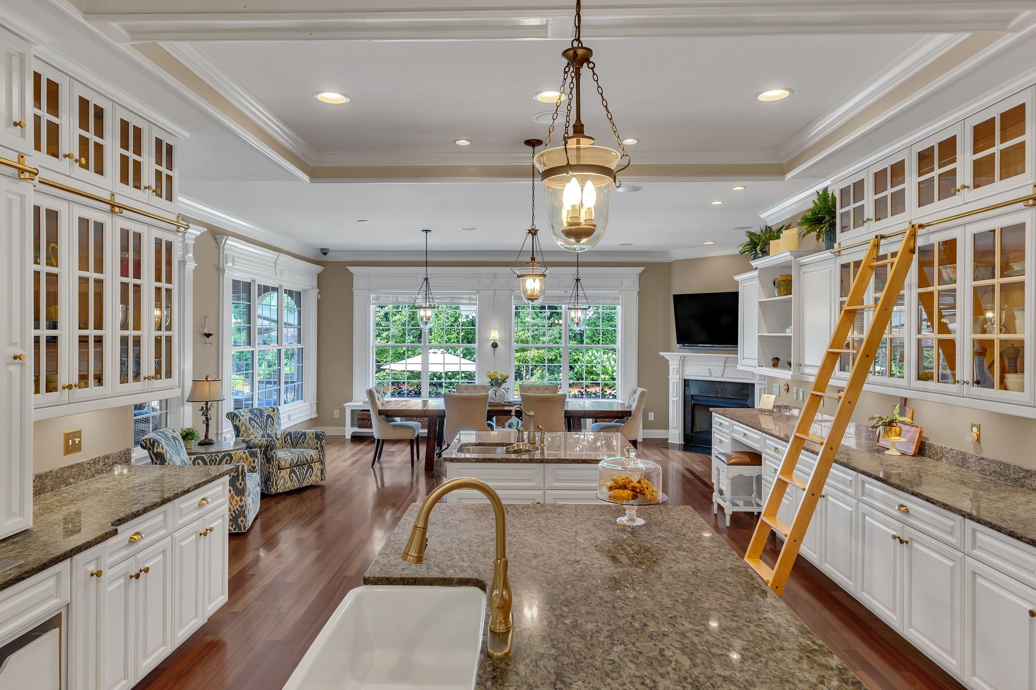 2135 Lovelace Lane