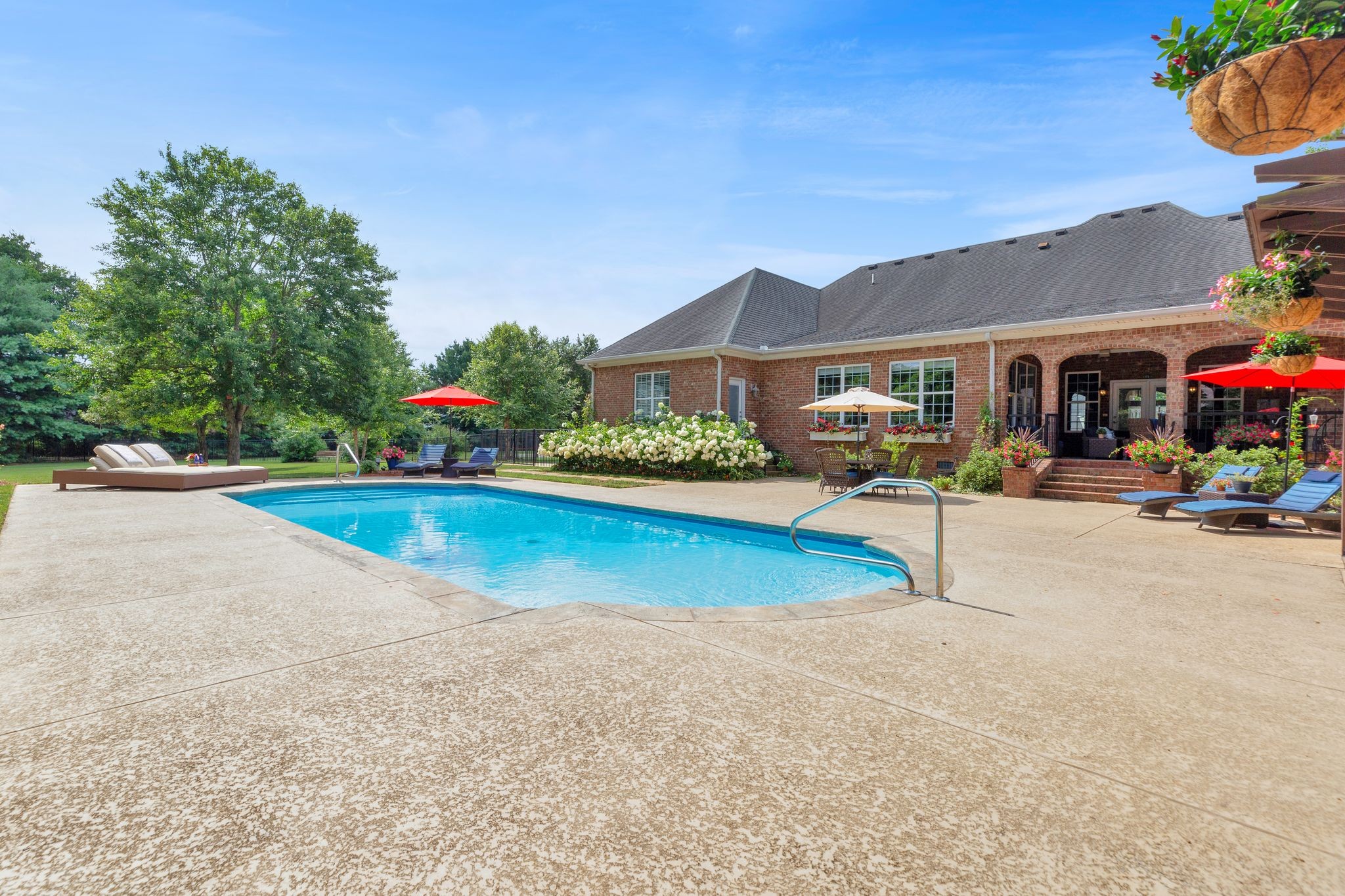 2135 Lovelace Lane