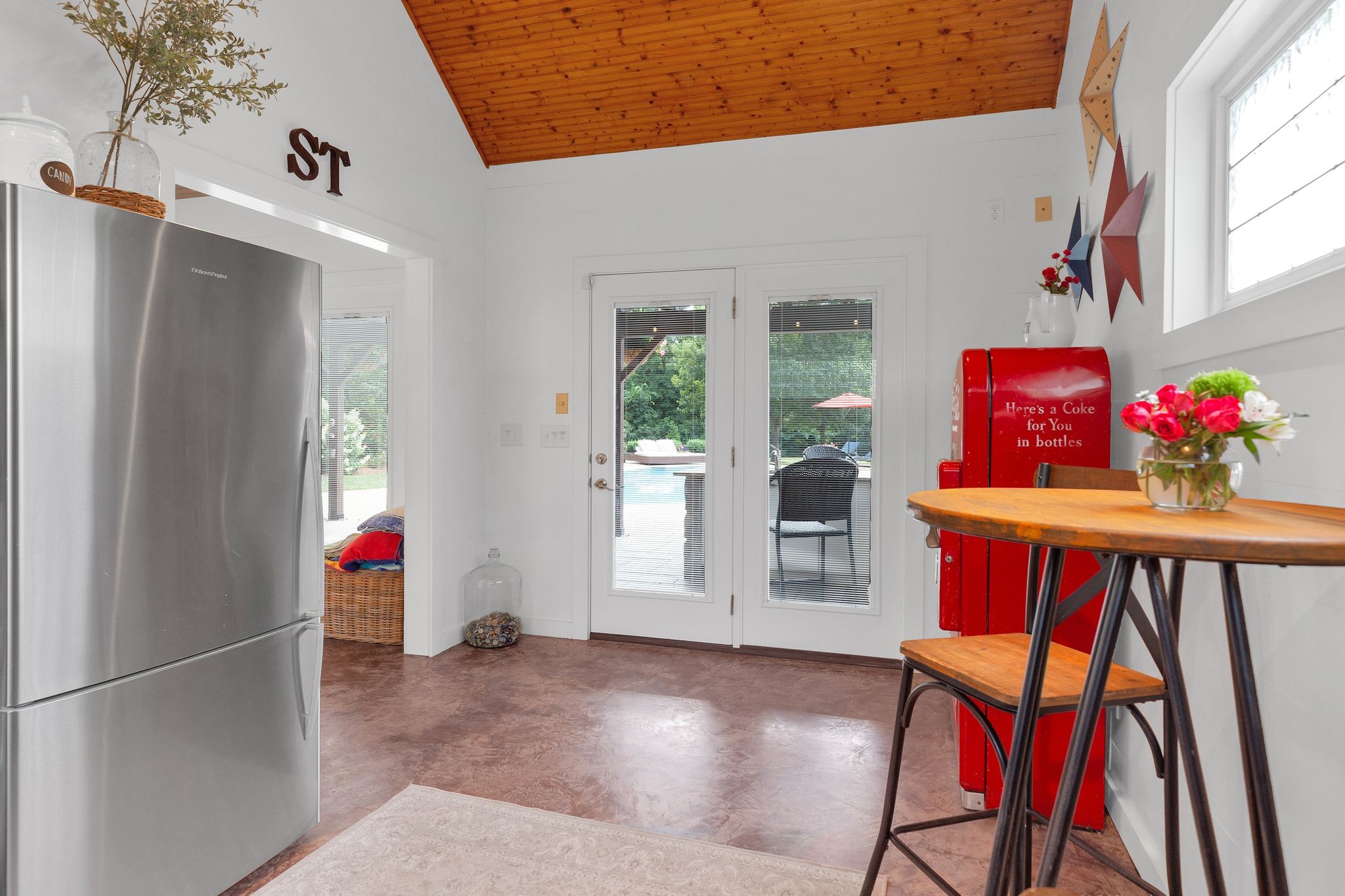 2135 Lovelace Lane