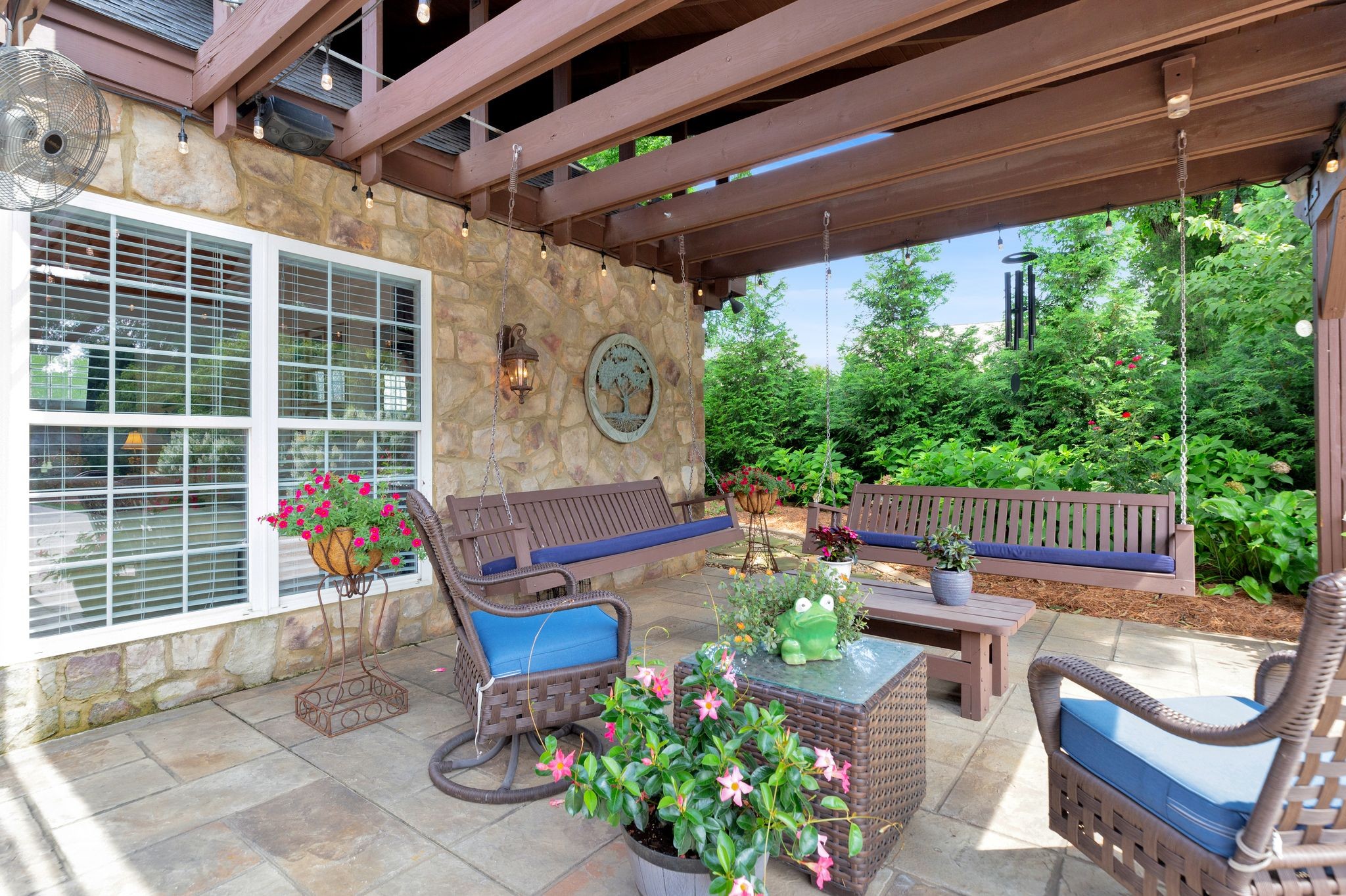 2135 Lovelace Lane