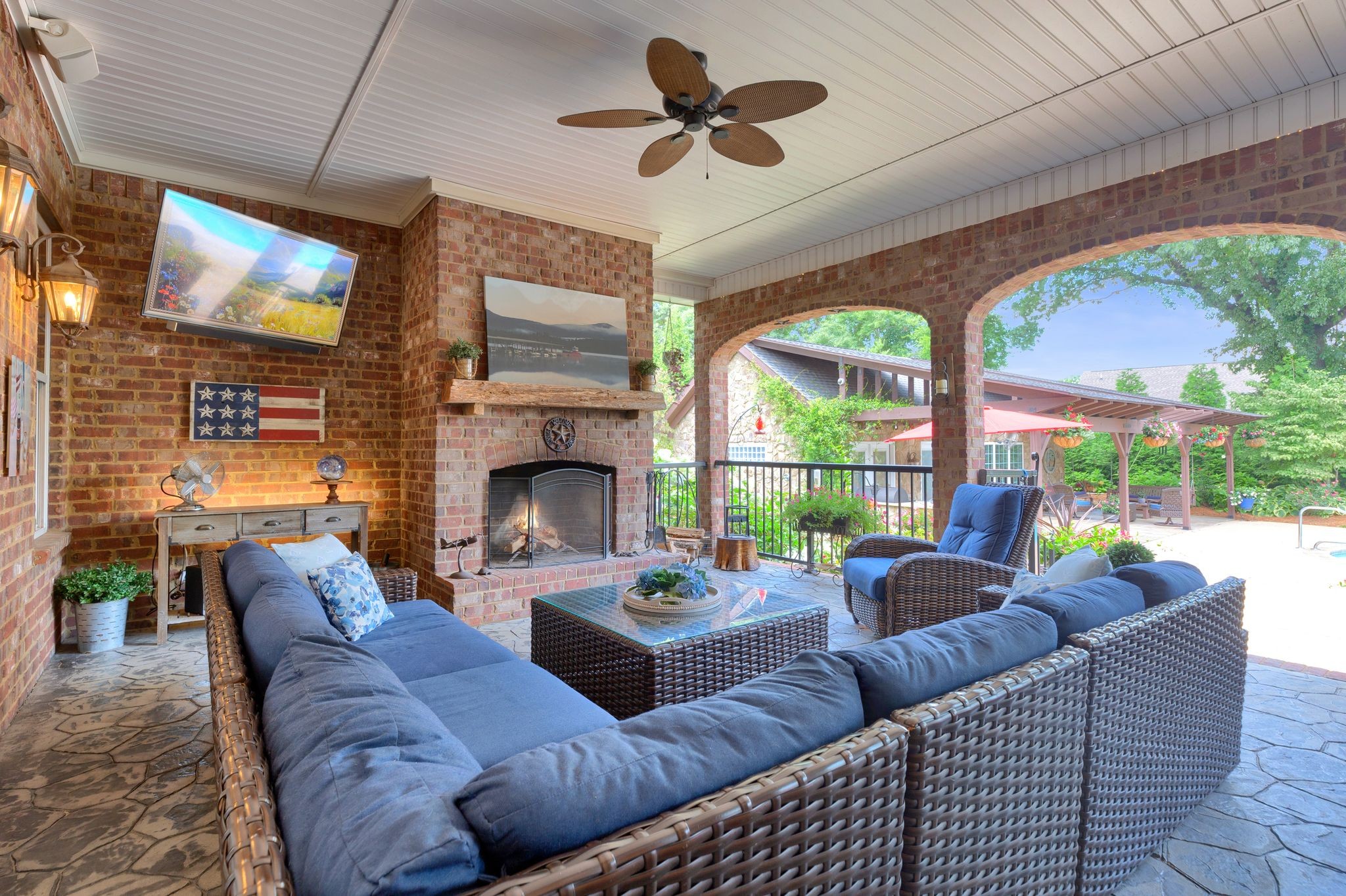 2135 Lovelace Lane