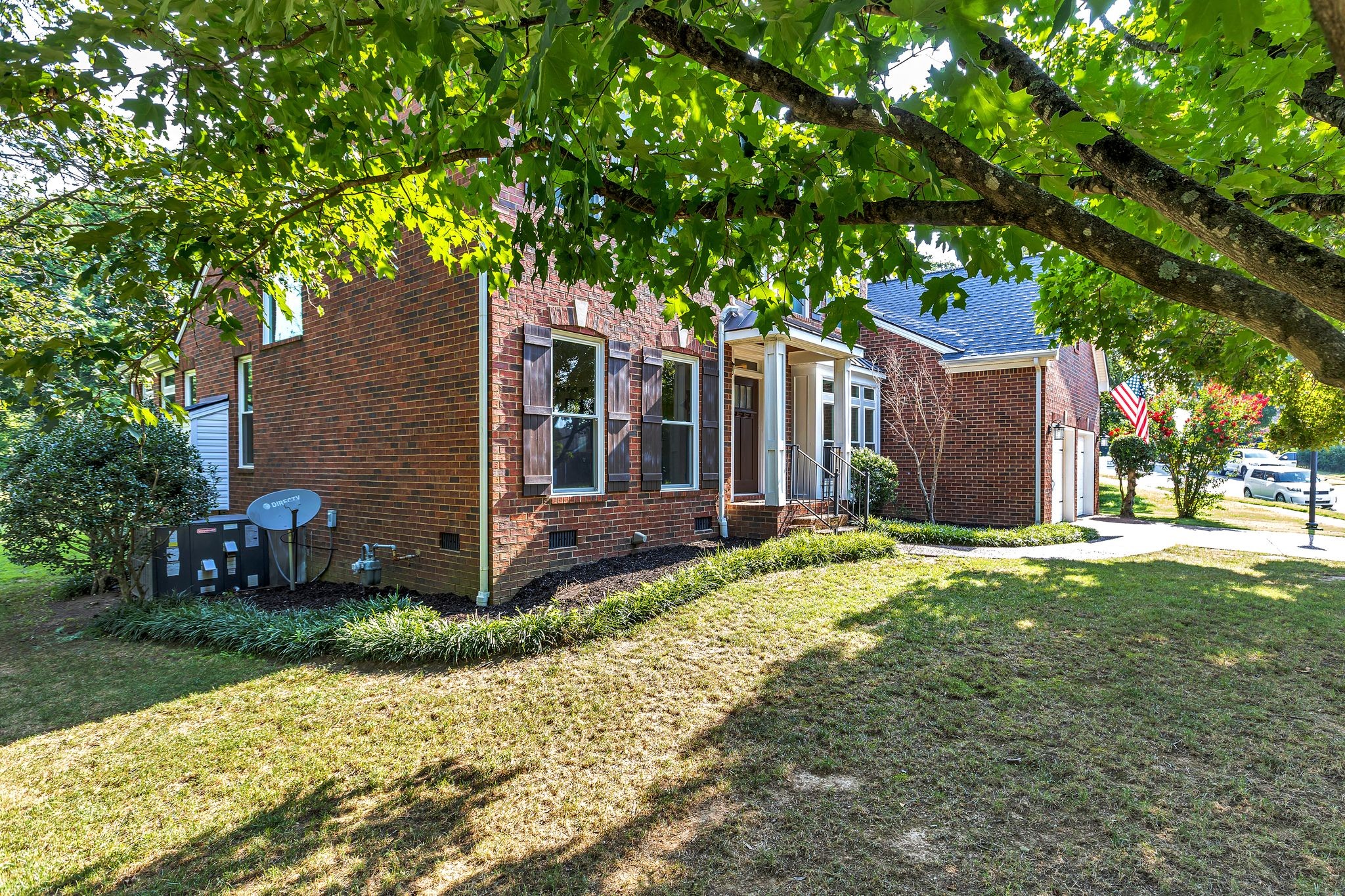 2000 Harvington Dr