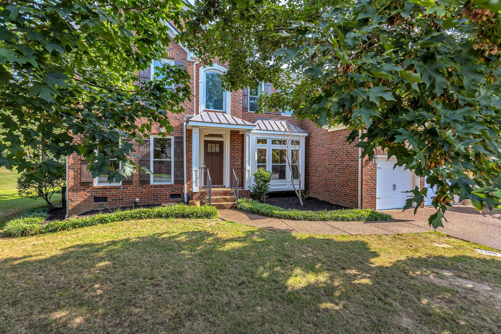 2000 Harvington Dr