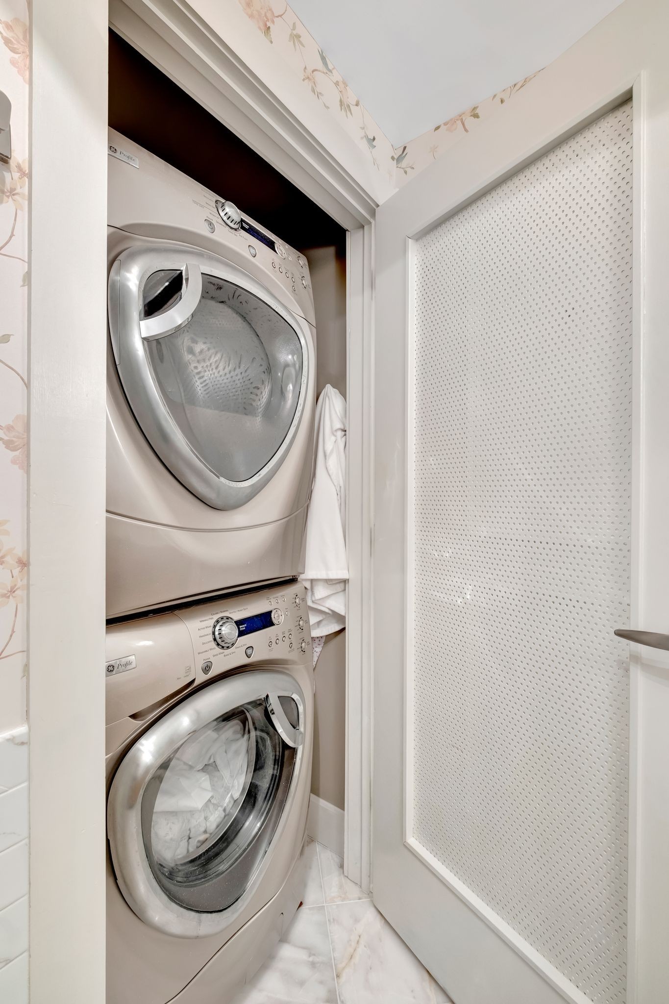 320 11th Avenue, S Unit: 435