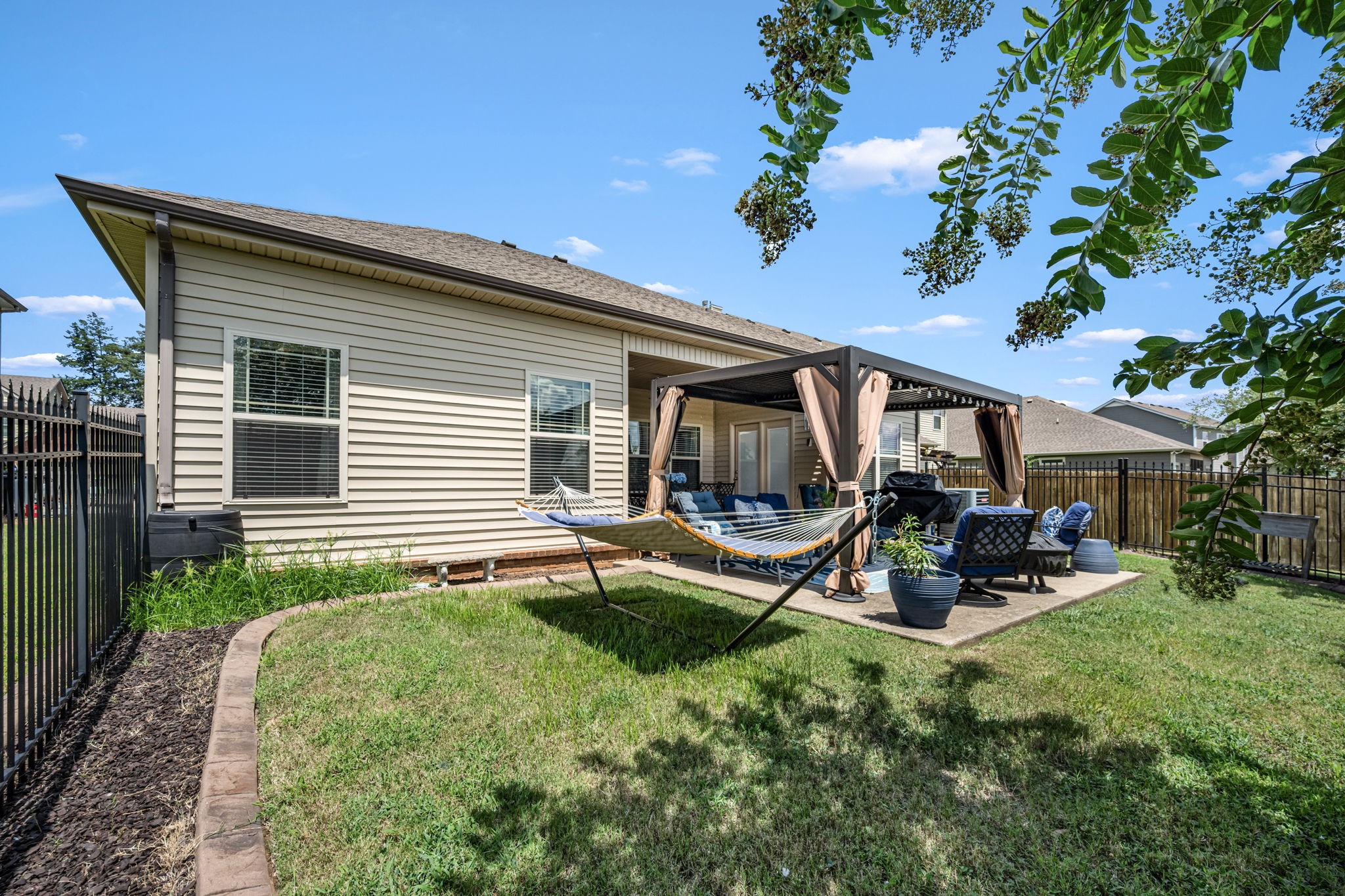 3217 Mapleside Ln