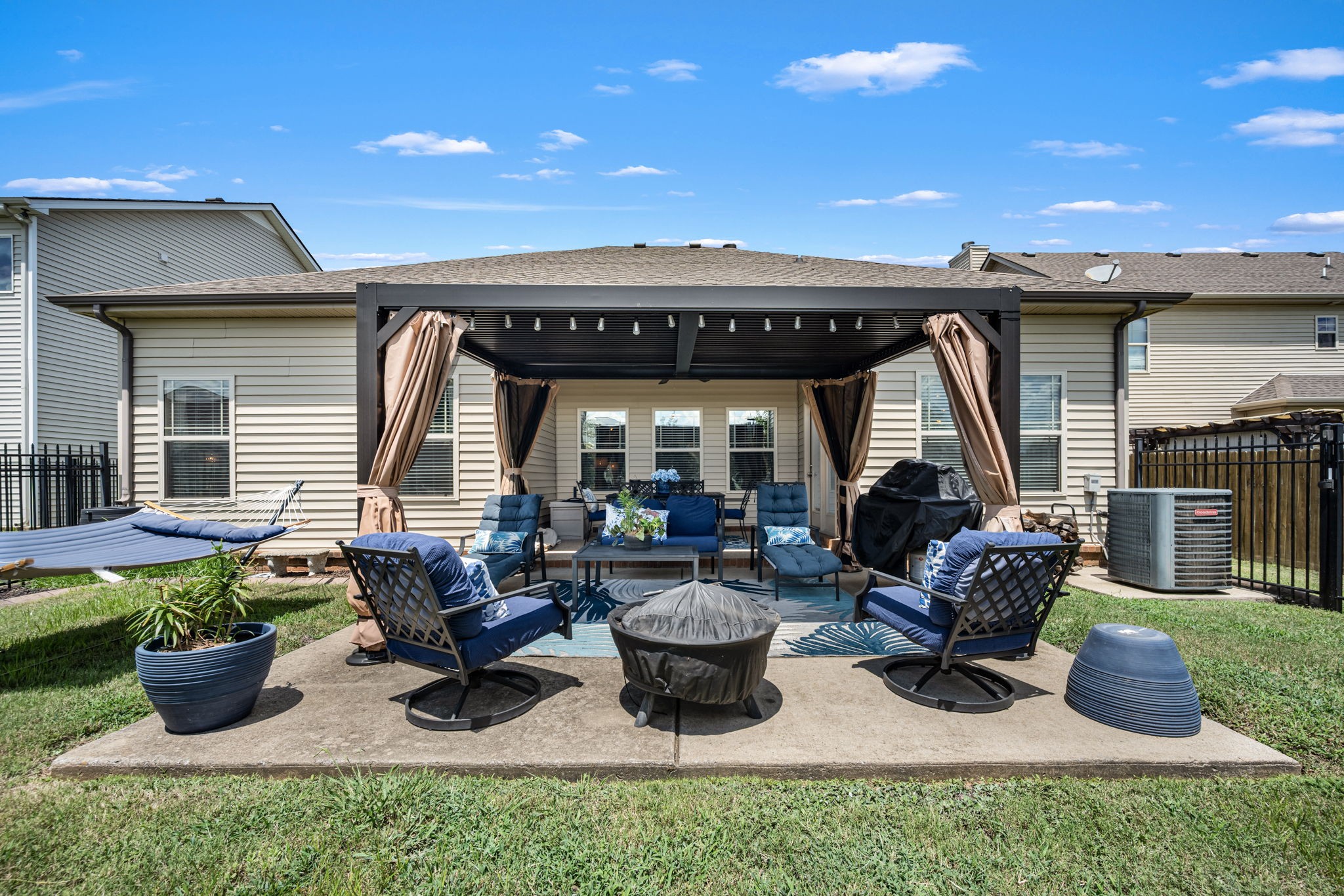 3217 Mapleside Ln