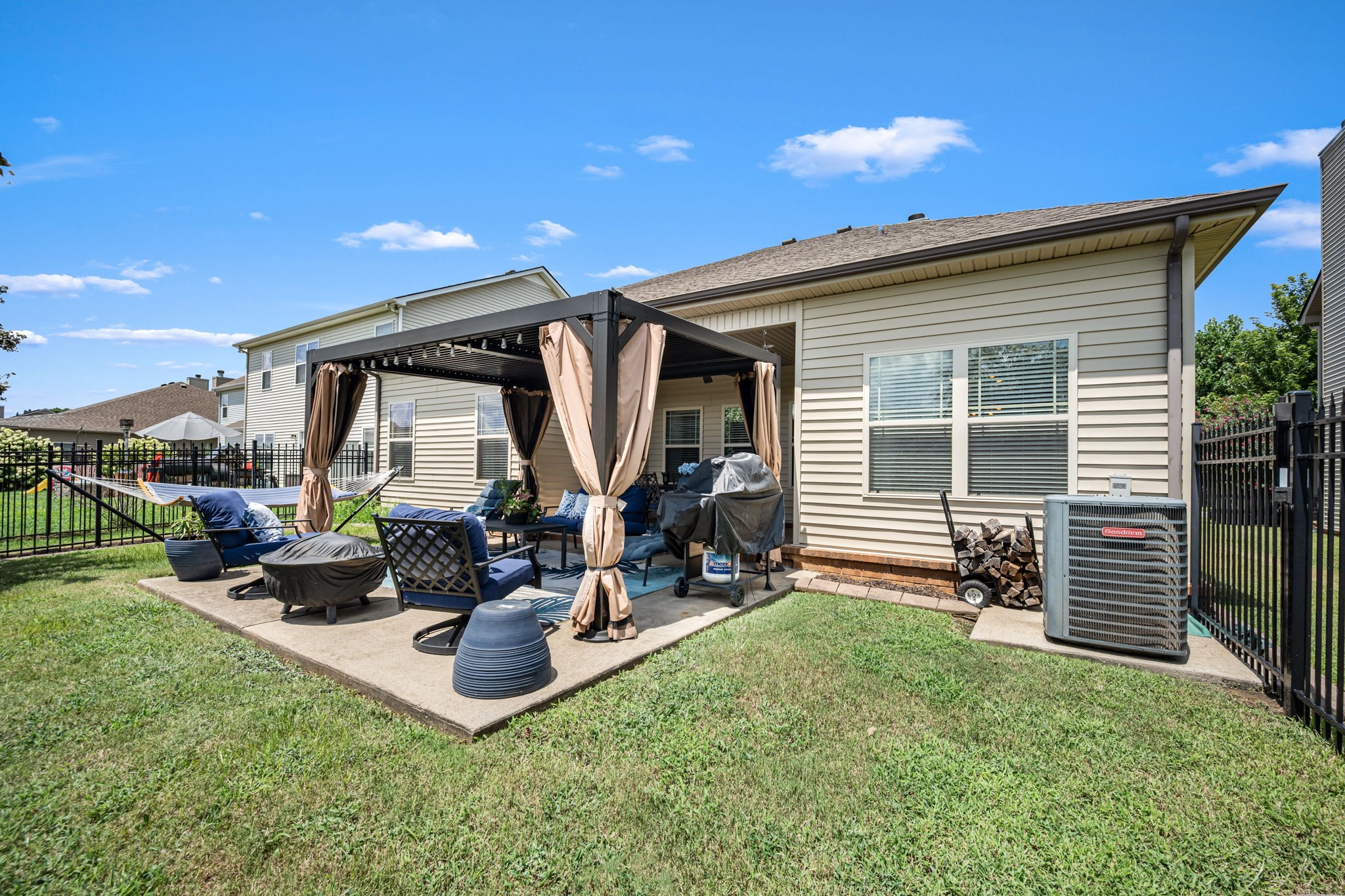 3217 Mapleside Ln