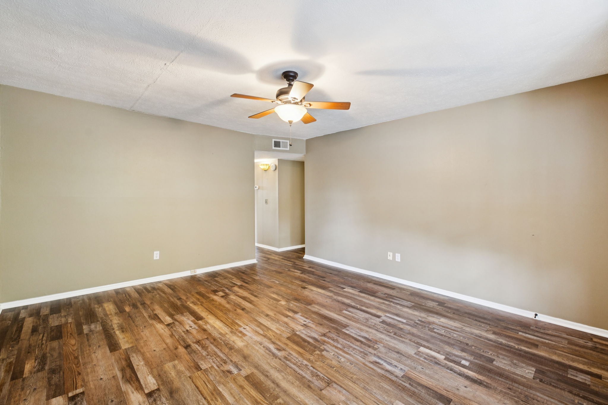 148 Five Oaks Dr