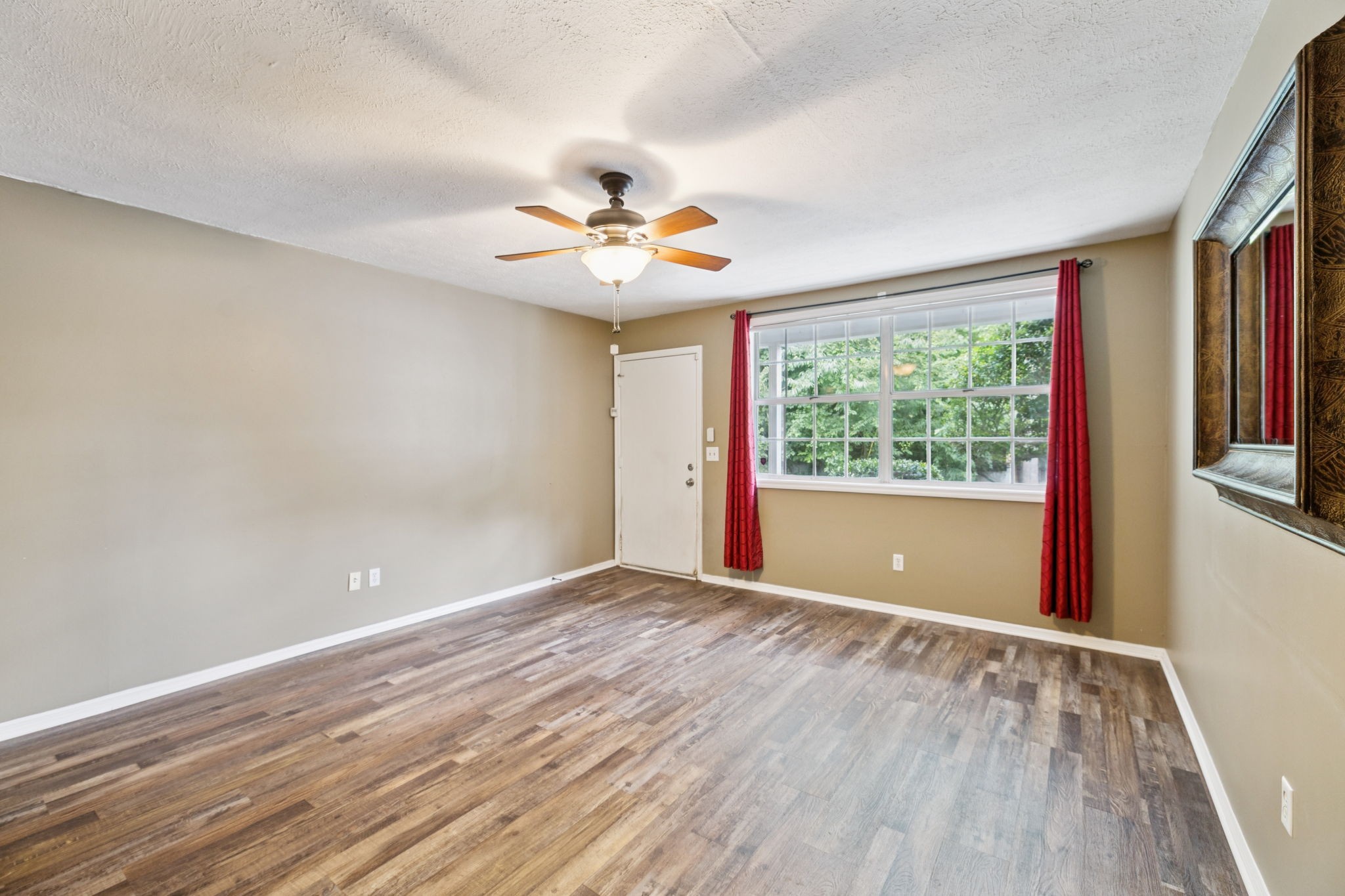 148 Five Oaks Dr