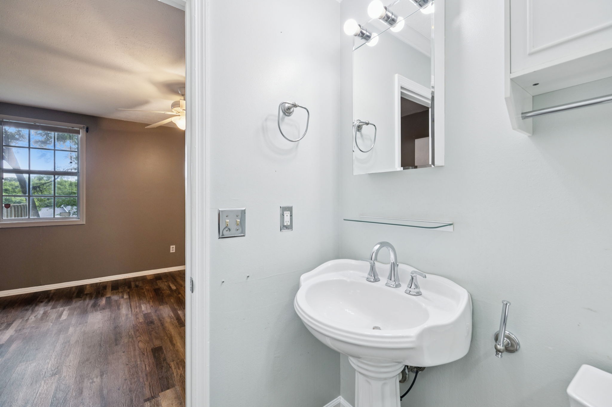148 Five Oaks Dr