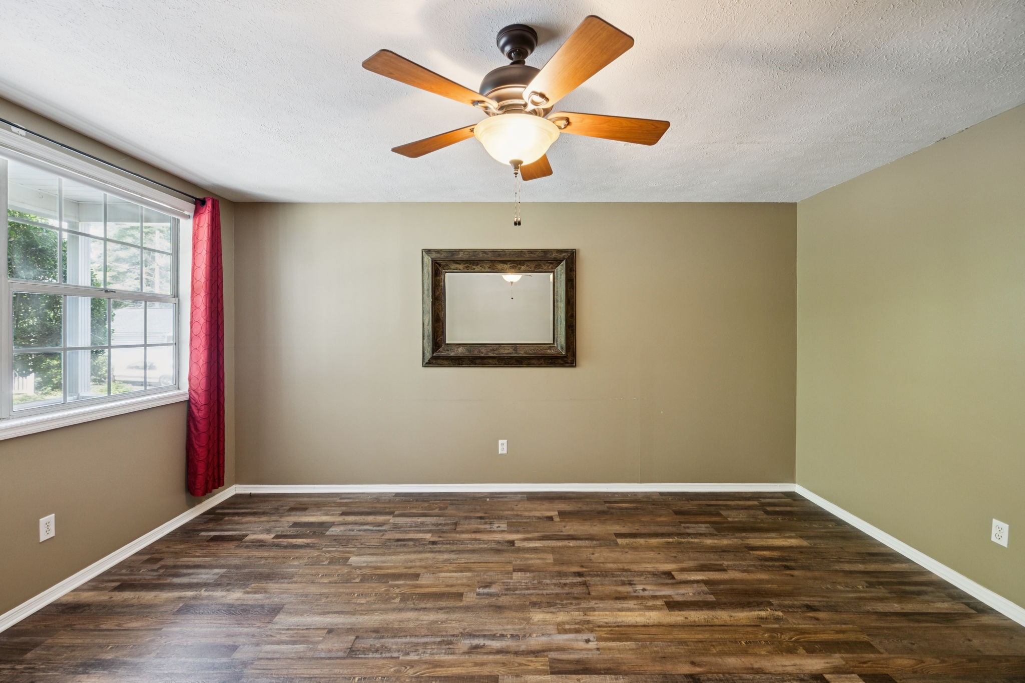 148 Five Oaks Dr