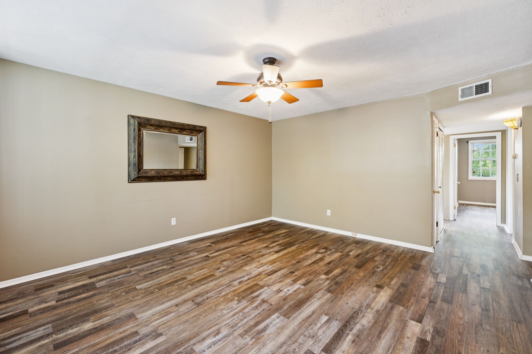 148 Five Oaks Dr