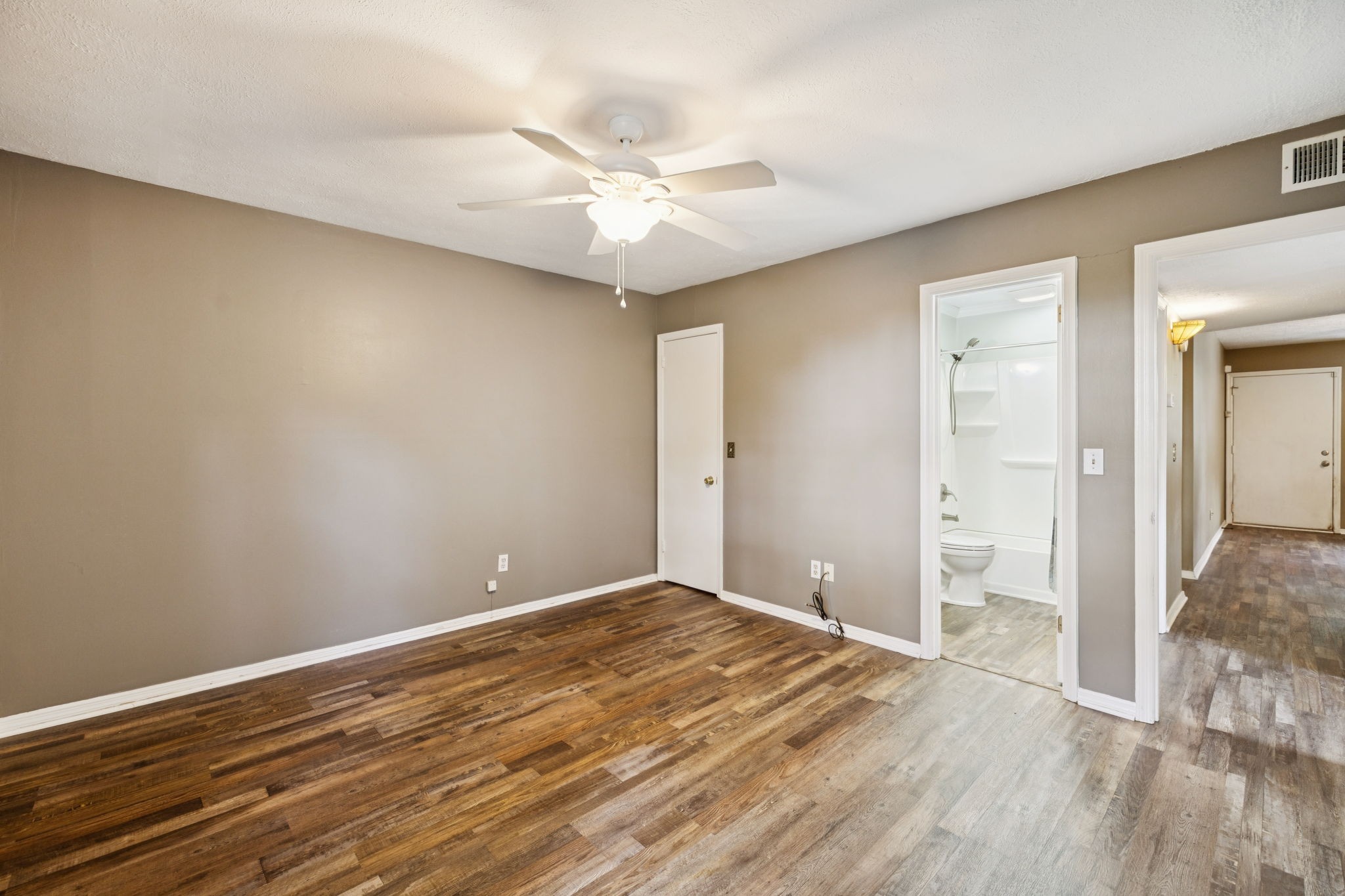 148 Five Oaks Dr