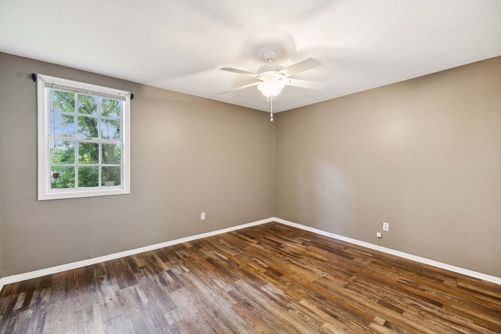 148 Five Oaks Dr