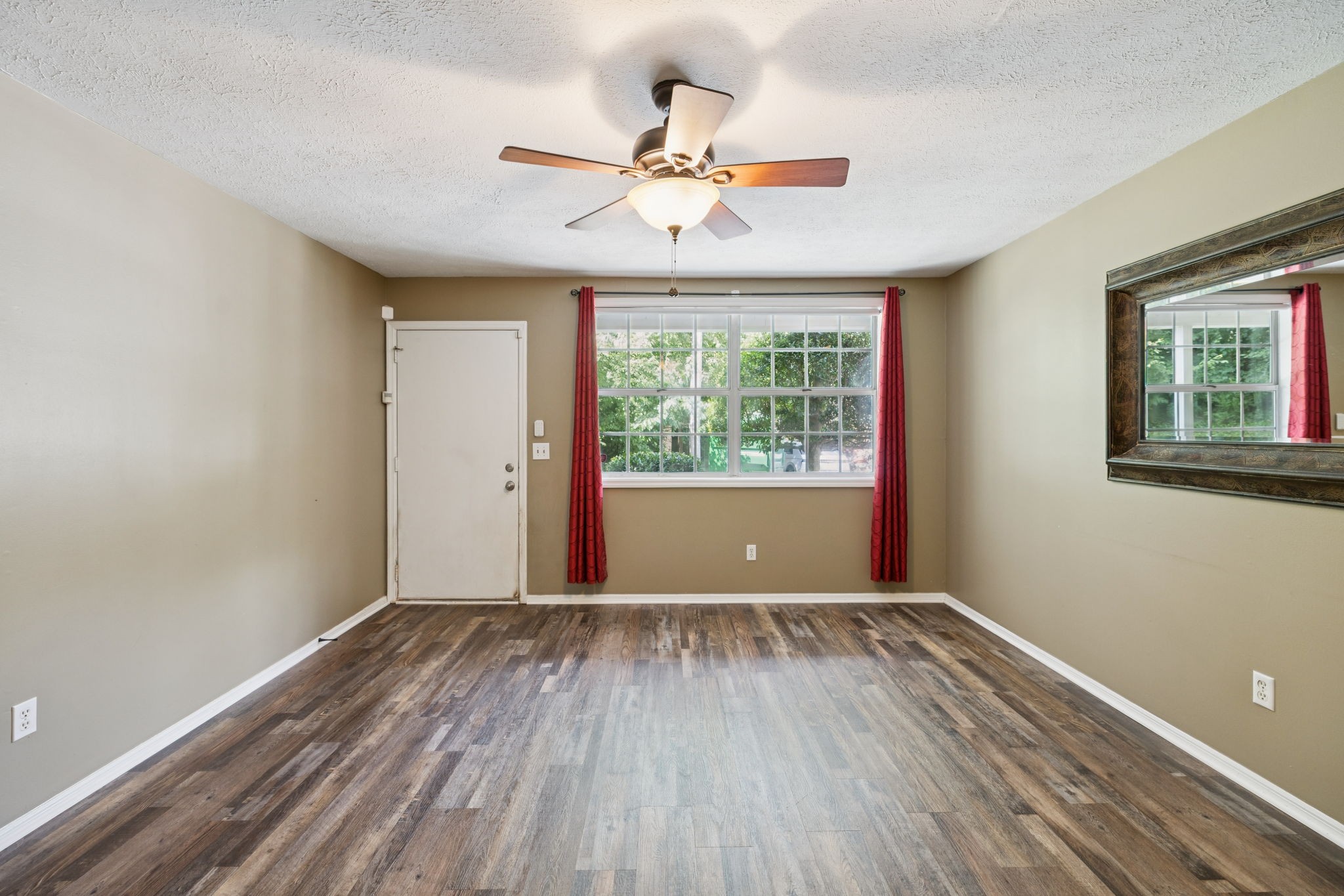 148 Five Oaks Dr
