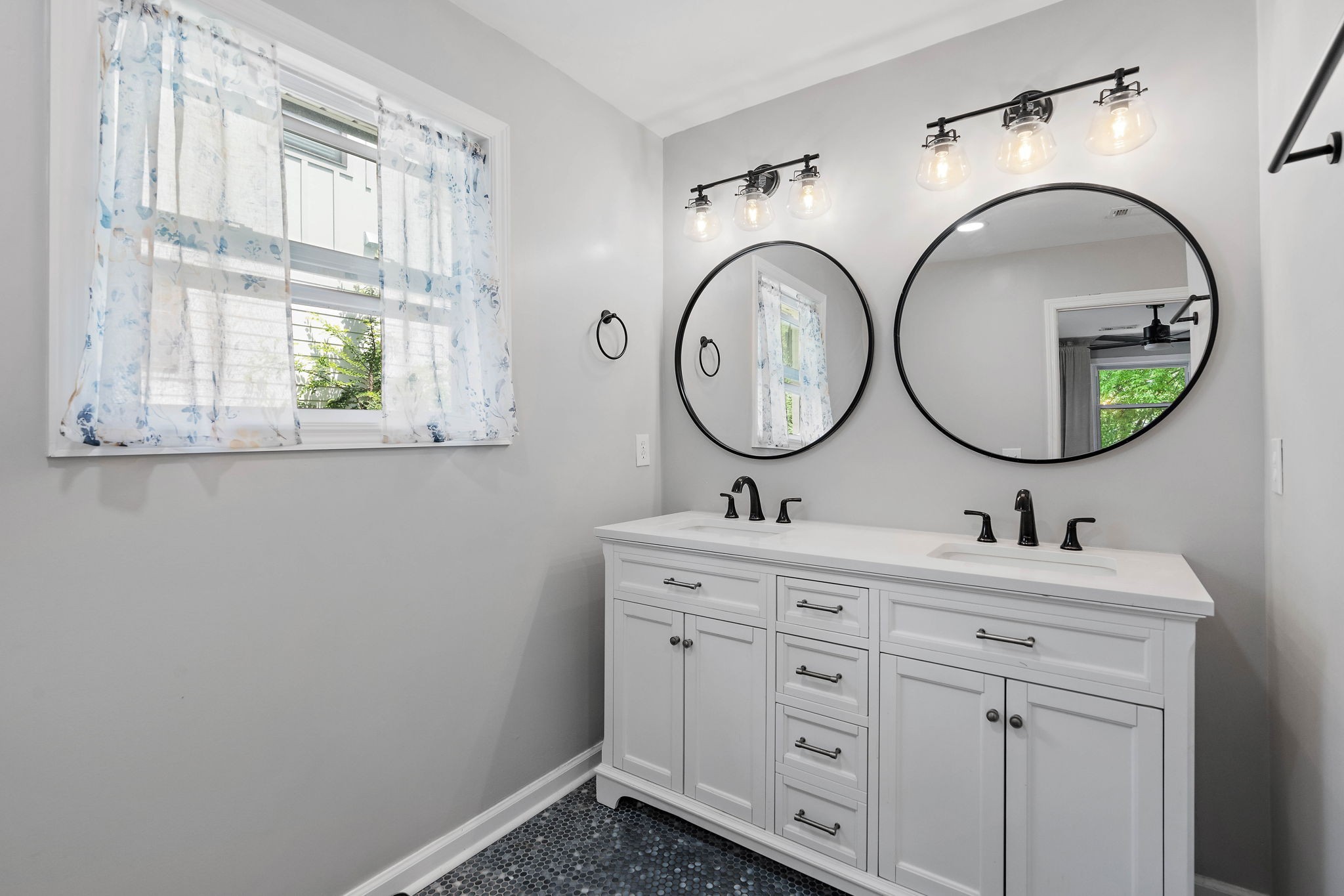 1725 Roger Ave Unit: A