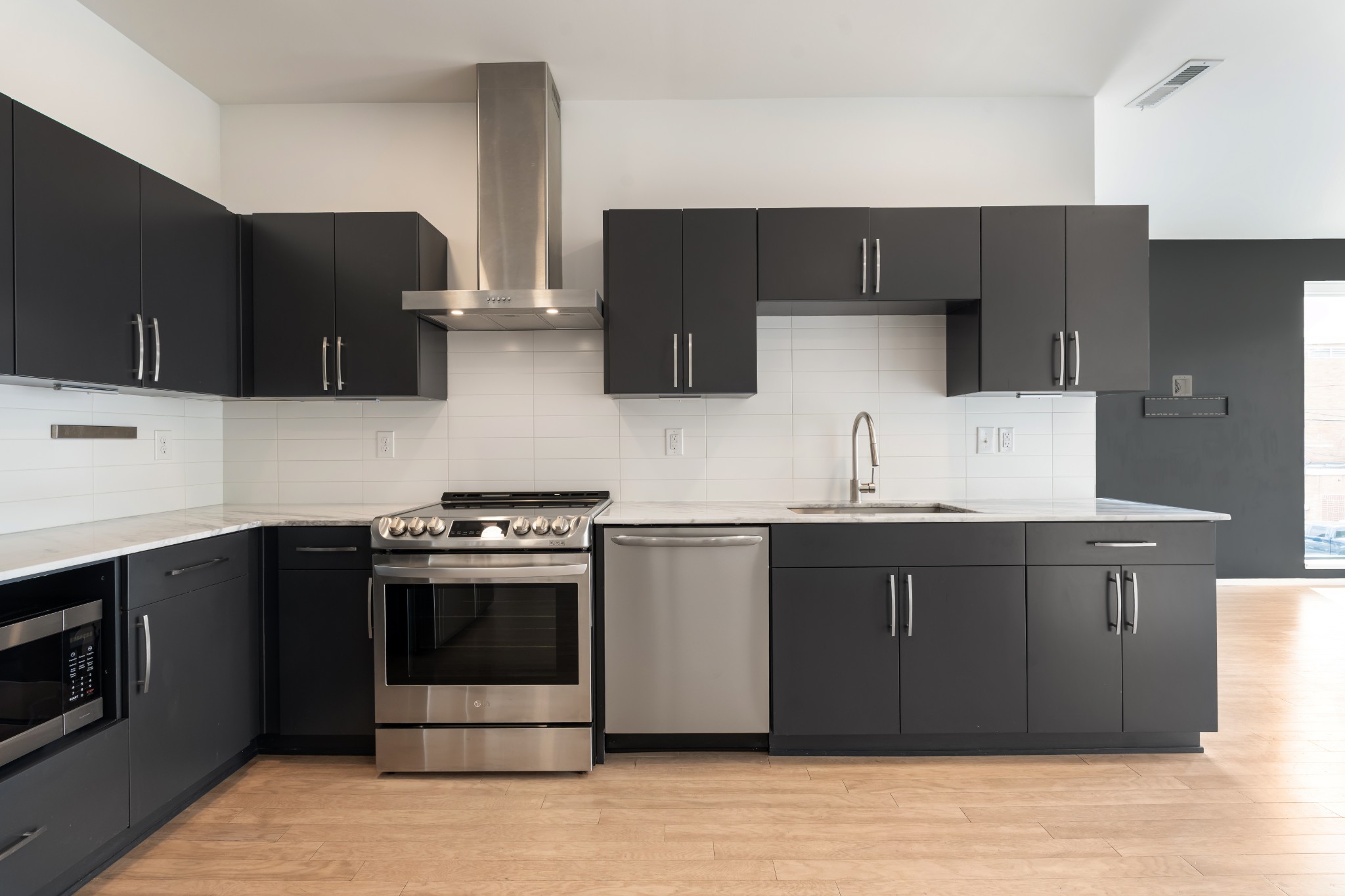 806 Olympic St Unit: 201