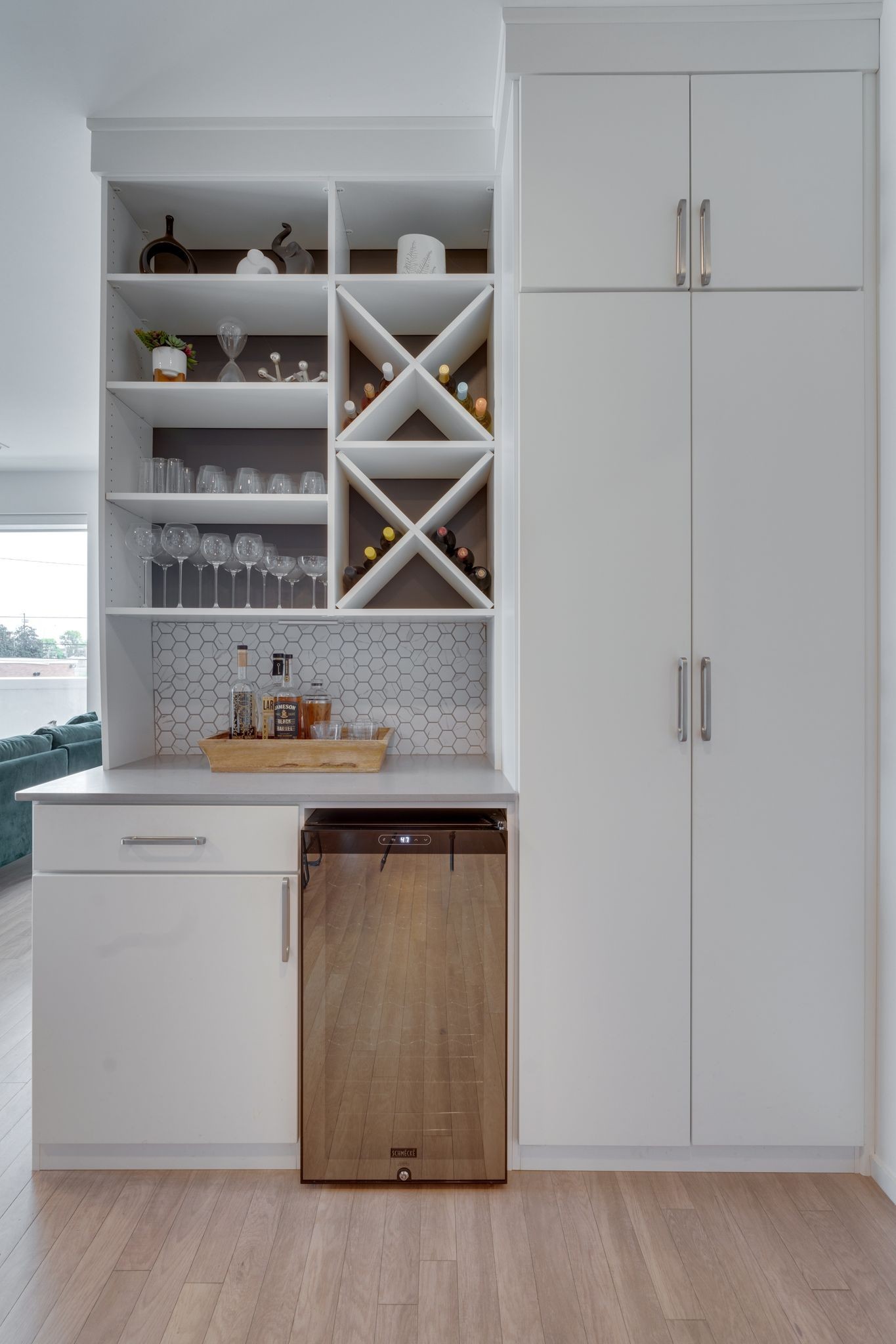 806 Olympic St Unit: 201