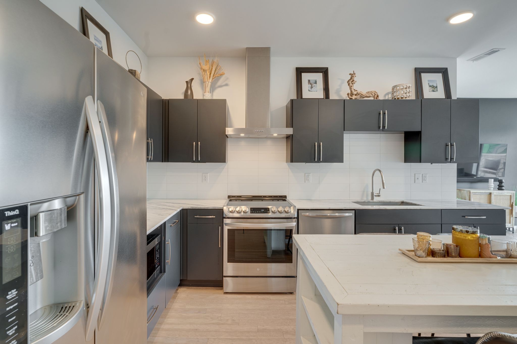 806 Olympic St Unit: 201