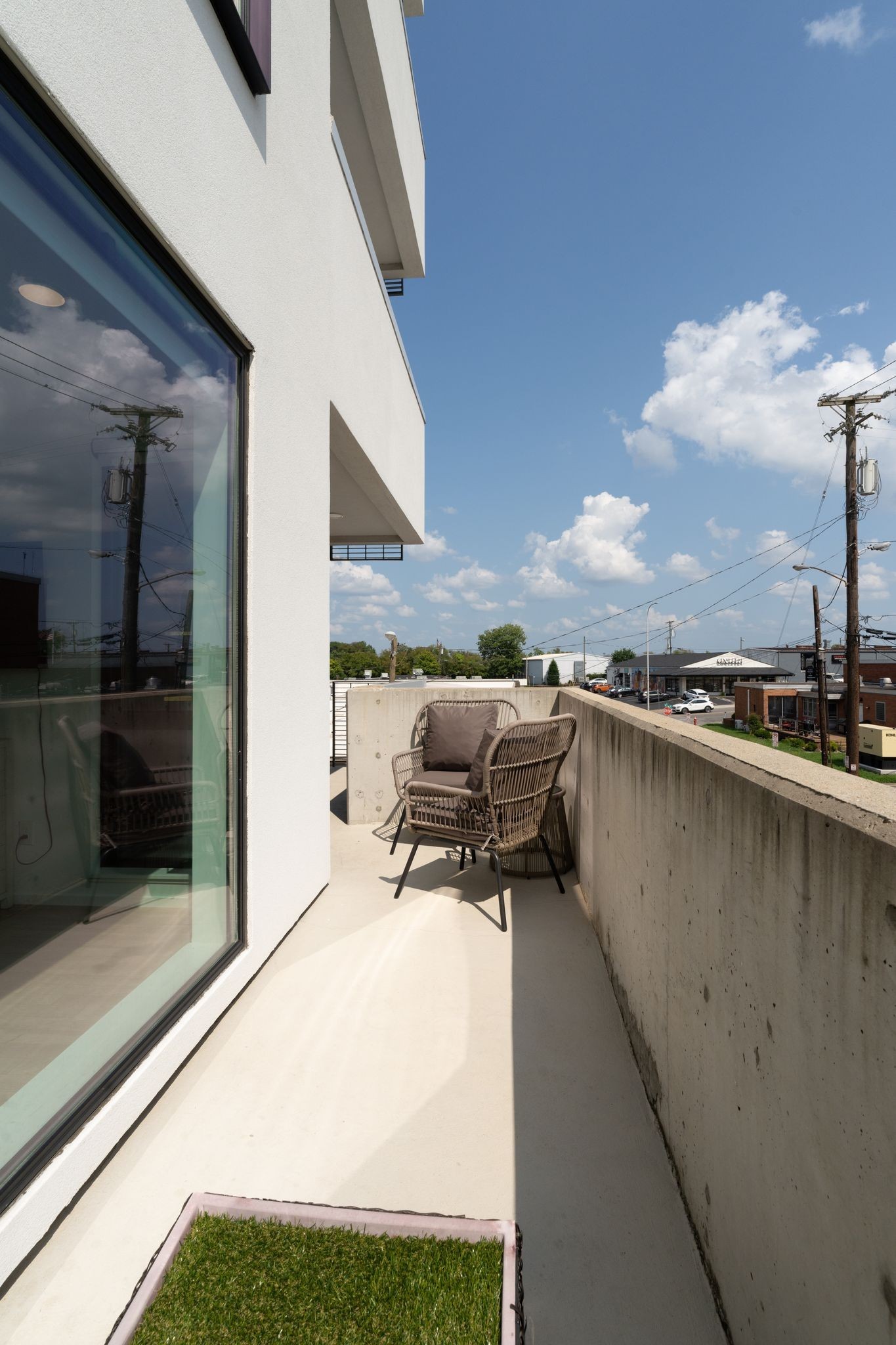 806 Olympic St Unit: 201