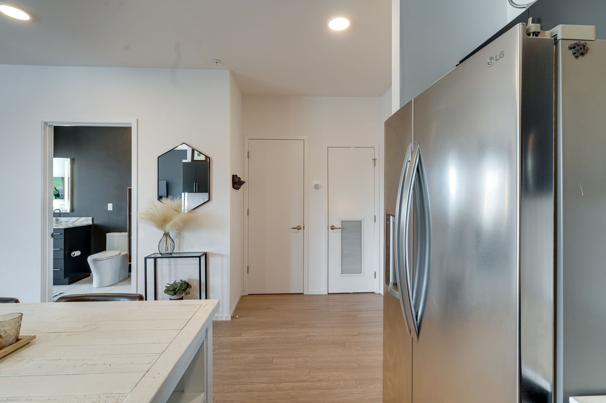 806 Olympic St Unit: 201