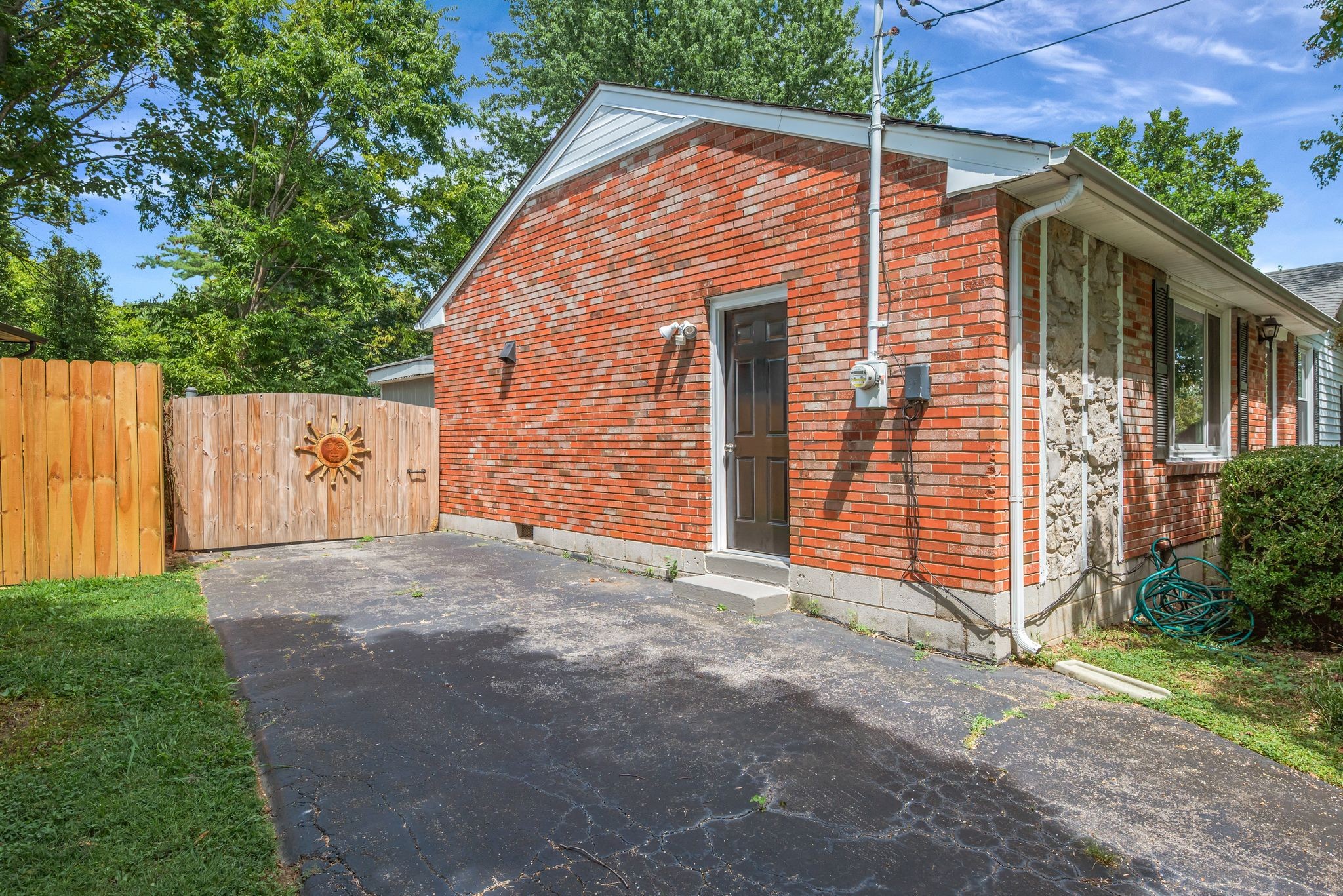 612 Dunston Dr