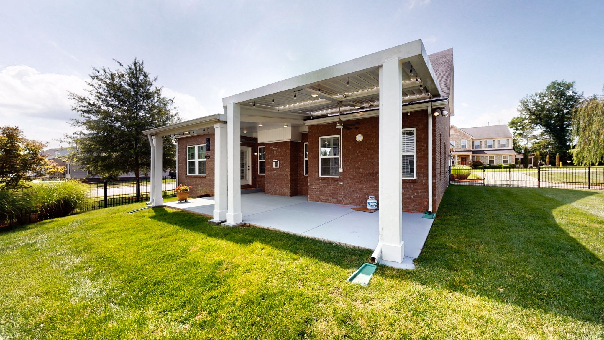 1607 Oak Dr