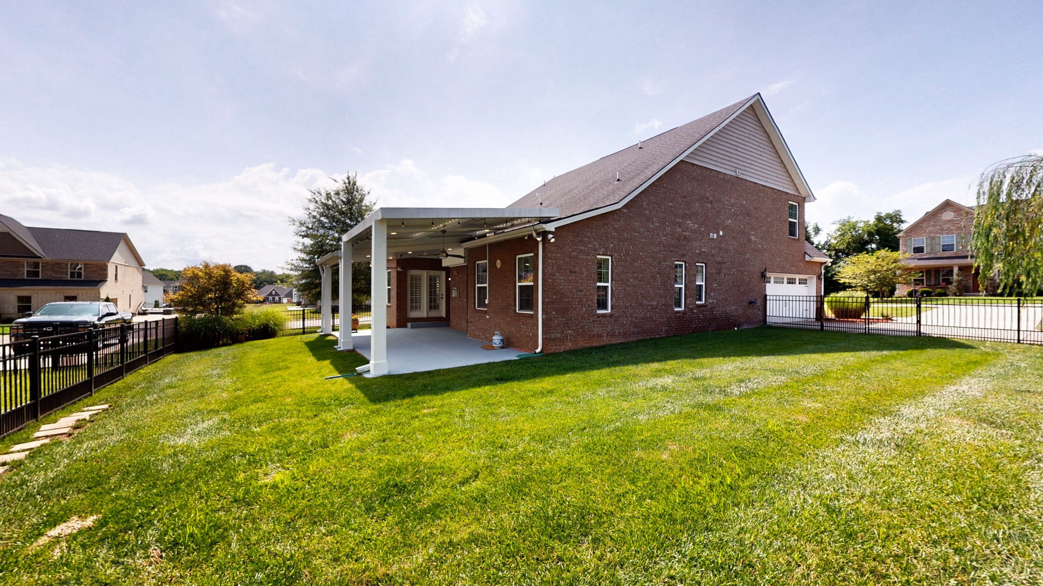1607 Oak Dr