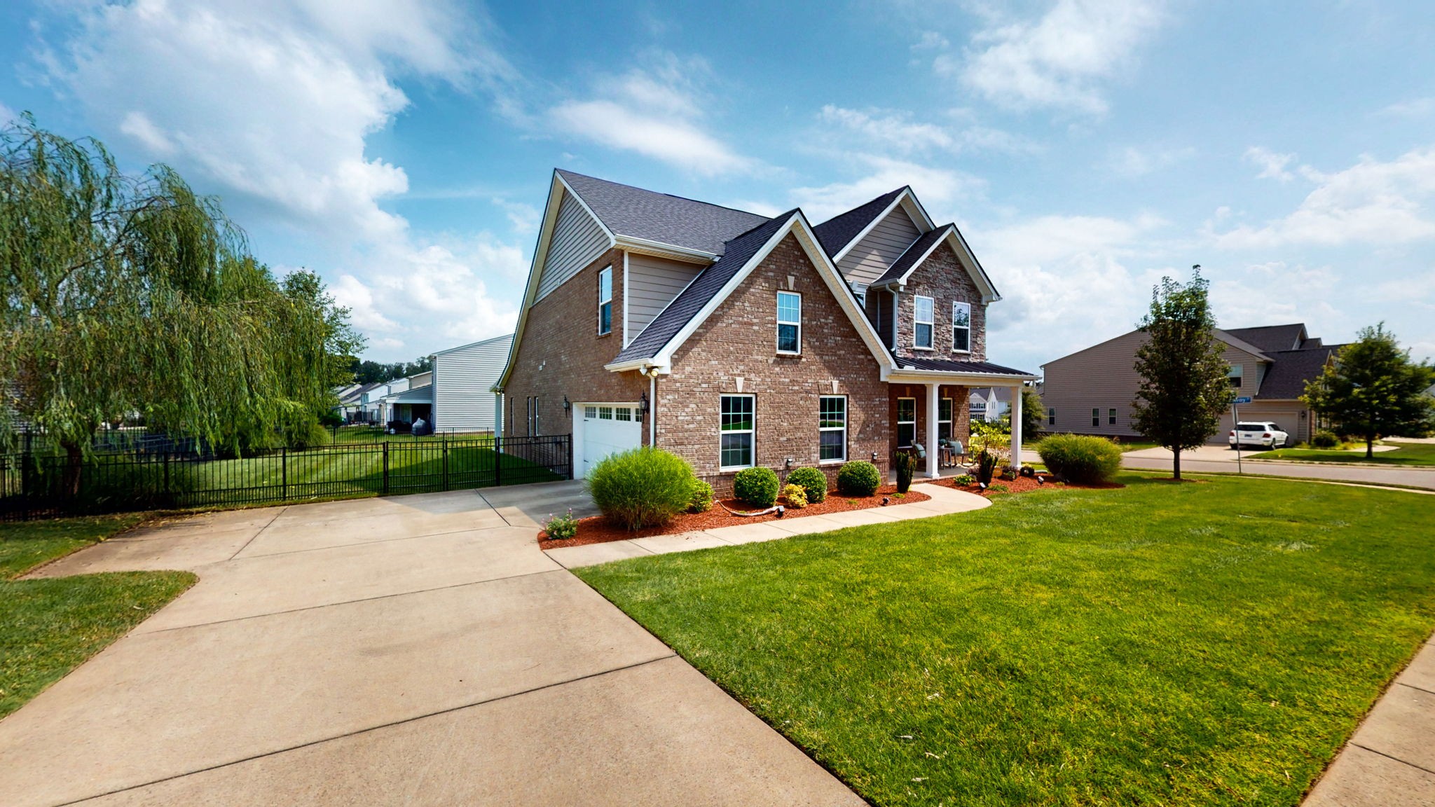 1607 Oak Dr