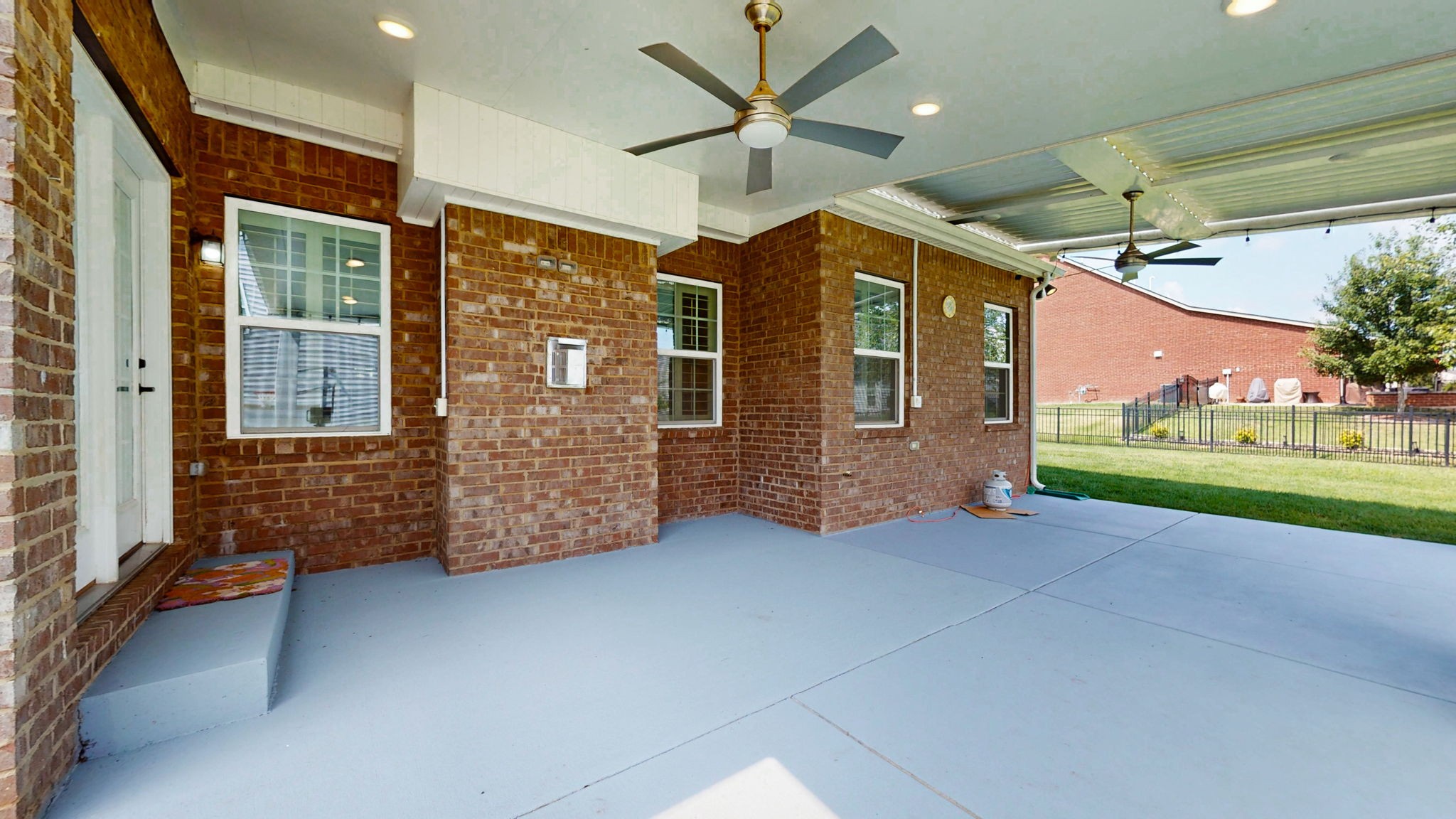 1607 Oak Dr