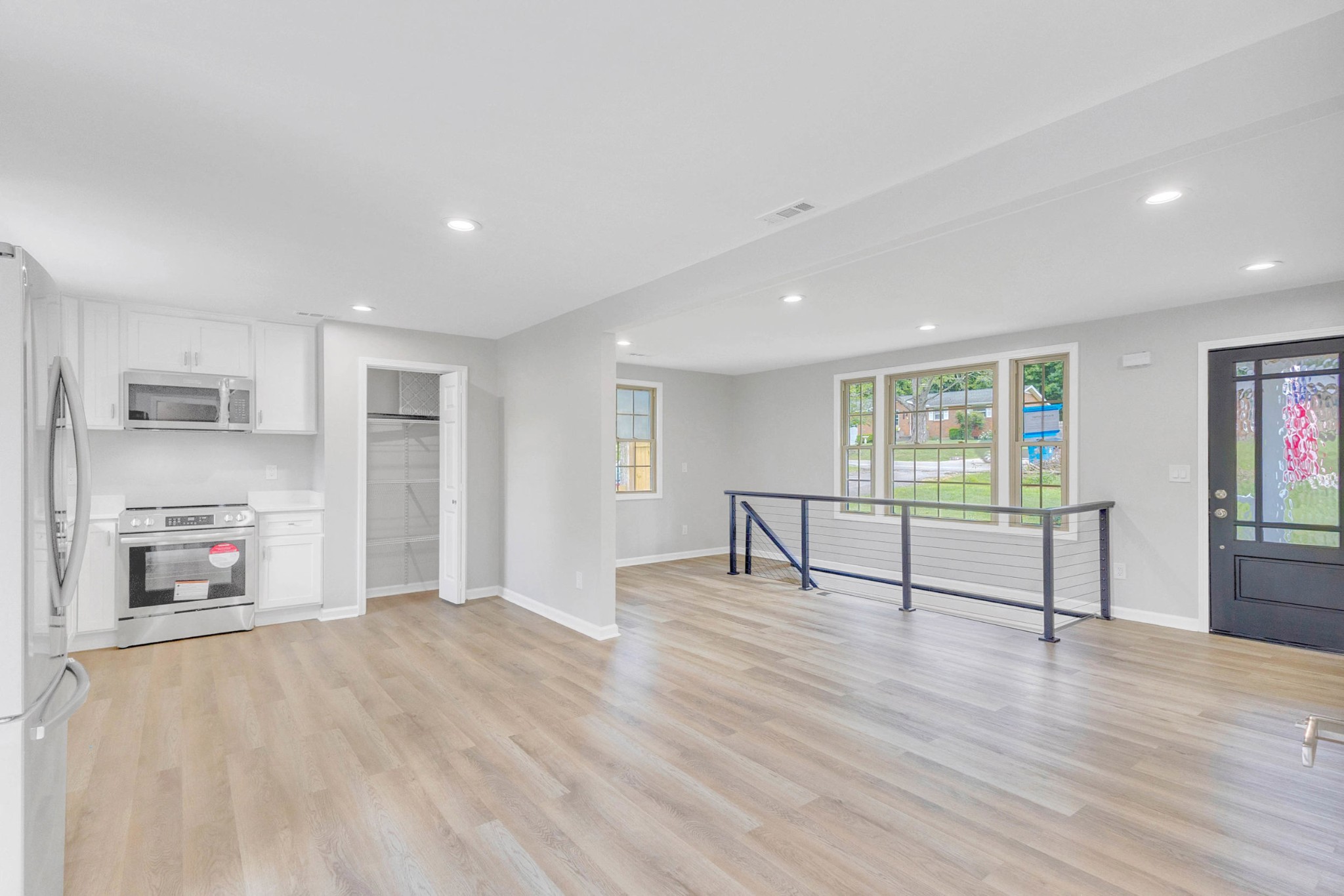 7025 Bonnafair Dr