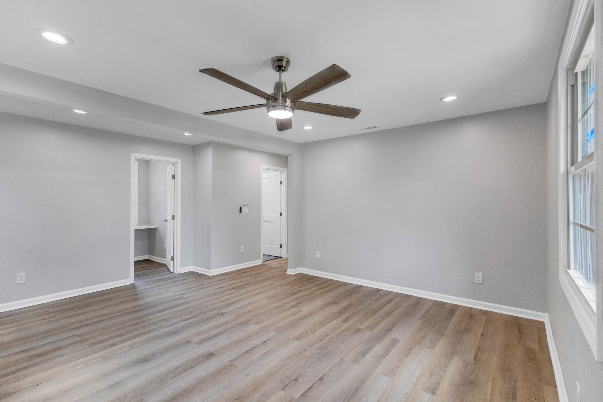 7025 Bonnafair Dr