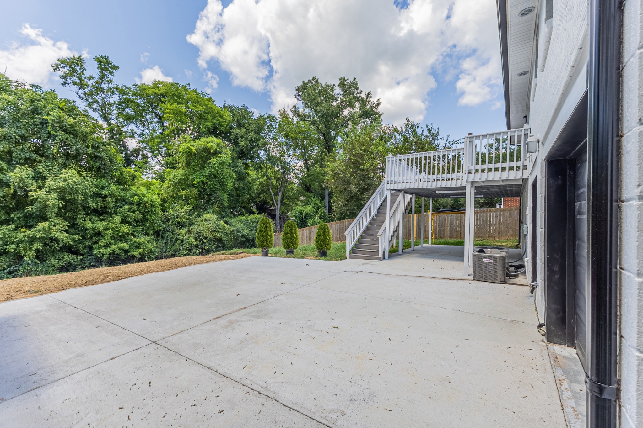 7025 Bonnafair Dr