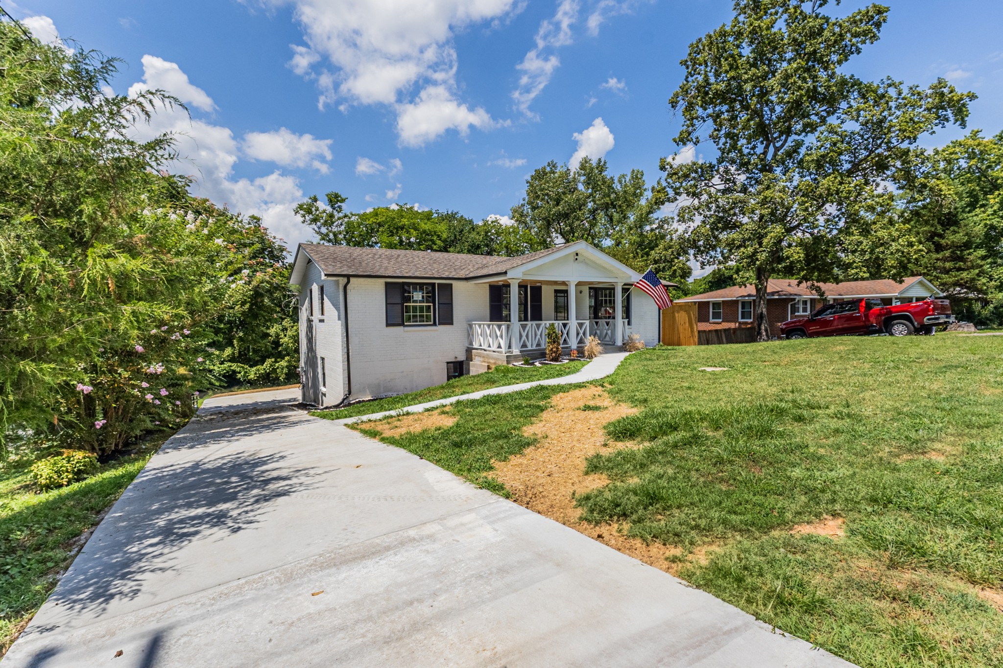 7025 Bonnafair Dr