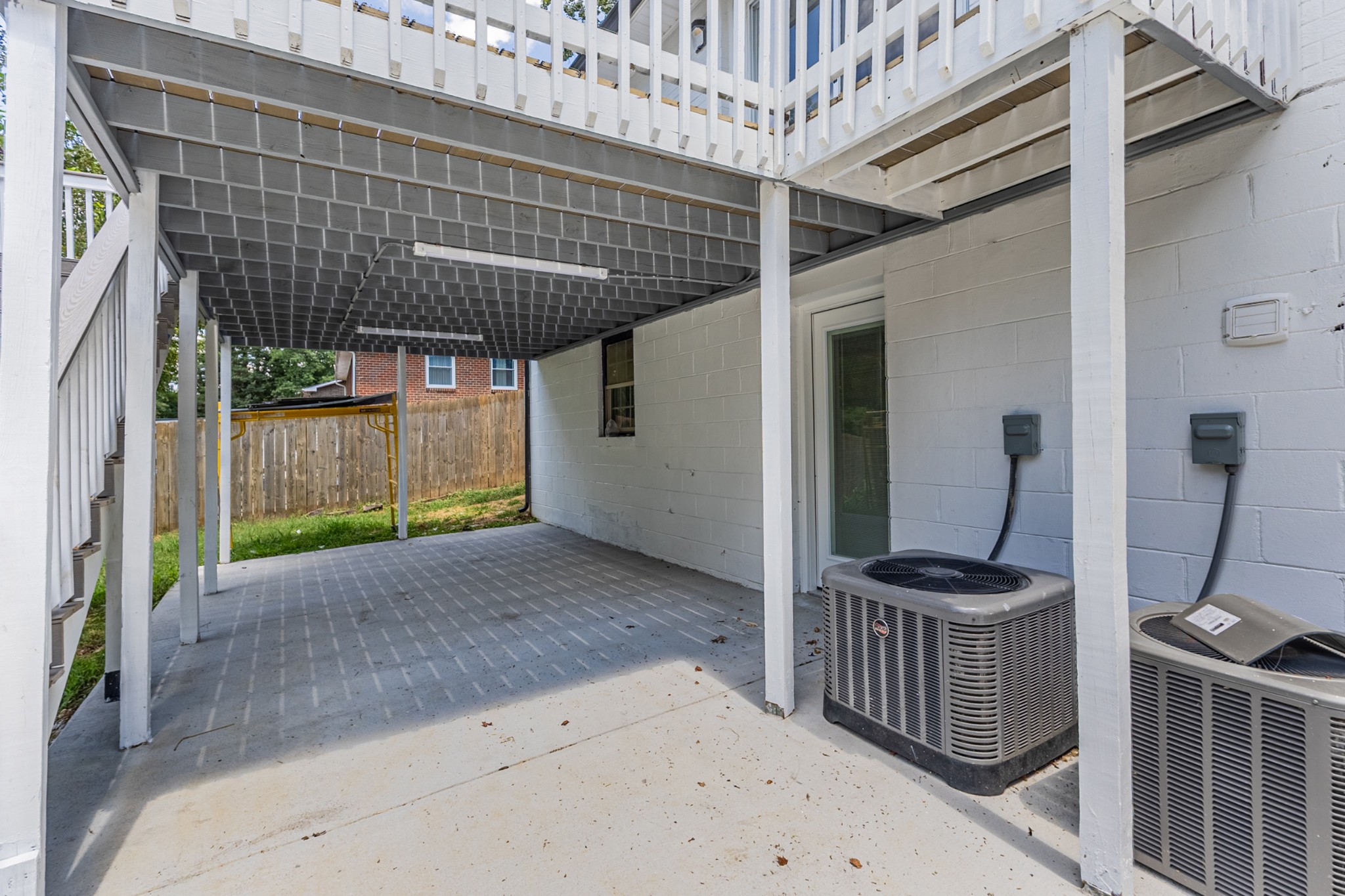 7025 Bonnafair Dr