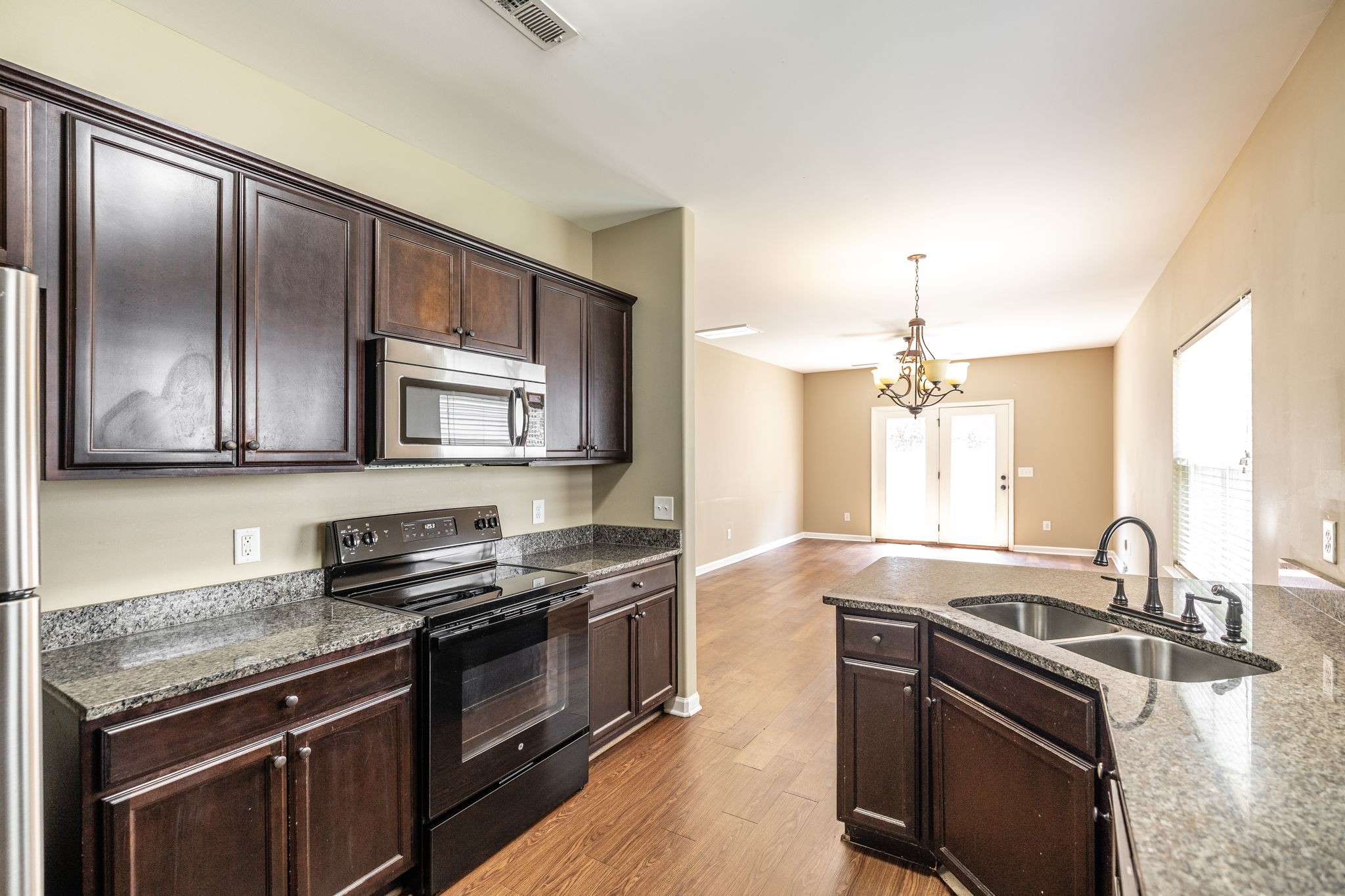 231 Donna Dr