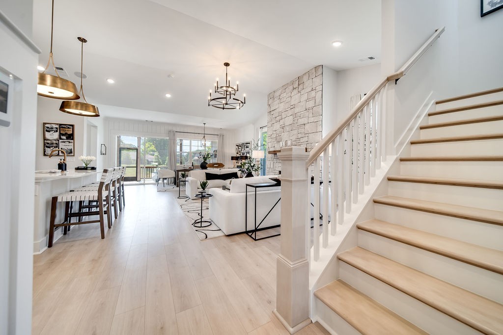 5826 Willoughby way