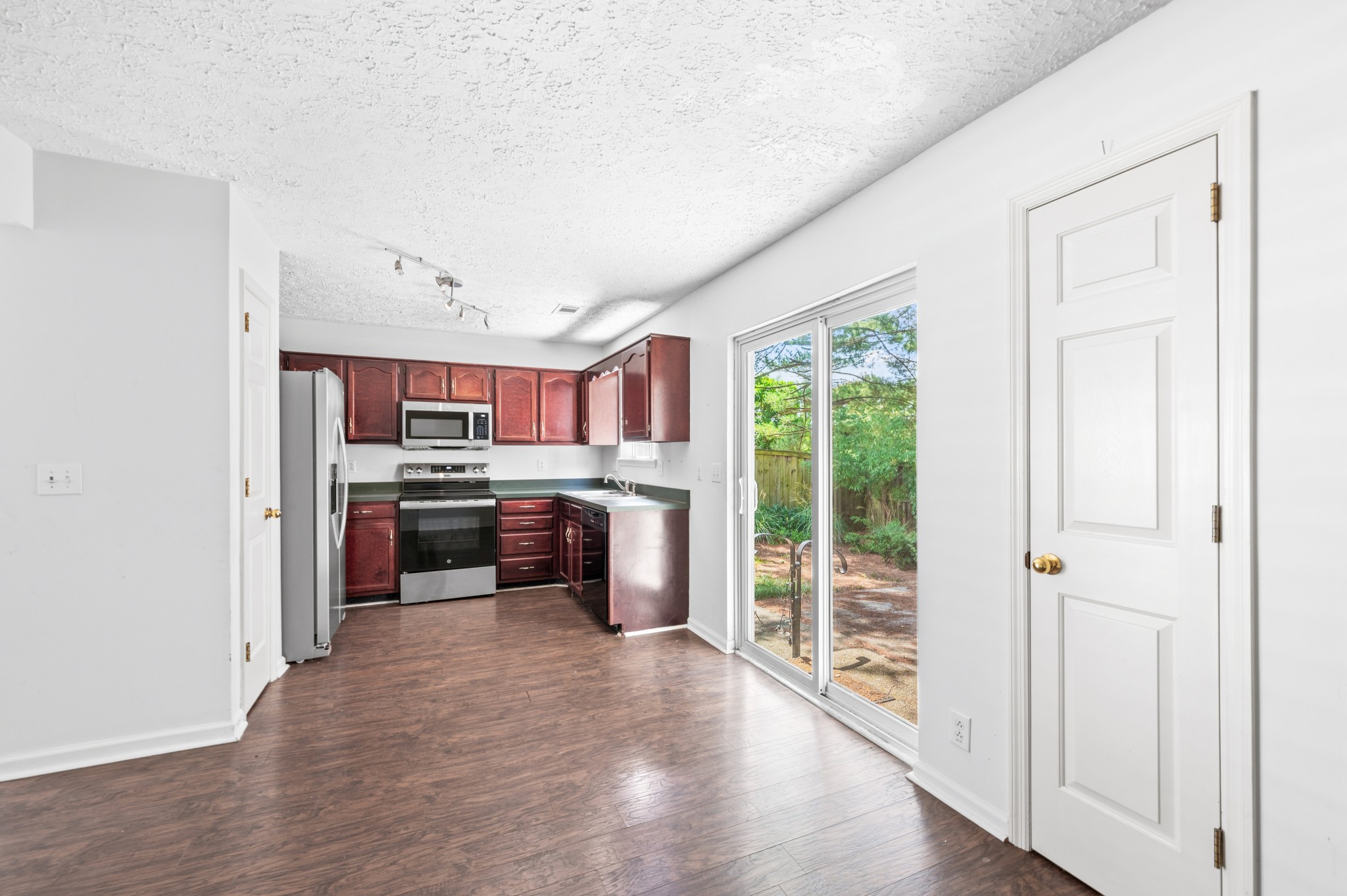 913 Idlewild Ct
