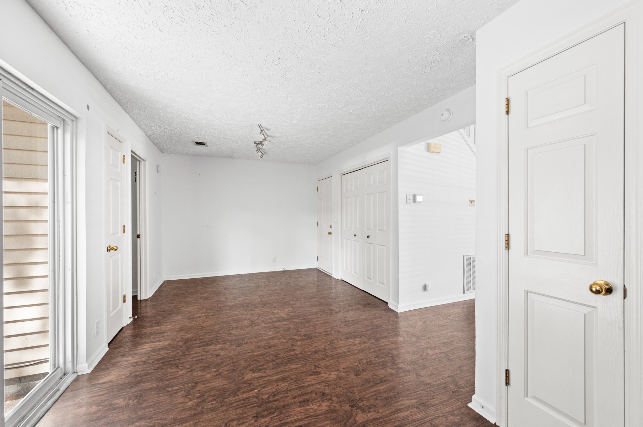 913 Idlewild Ct