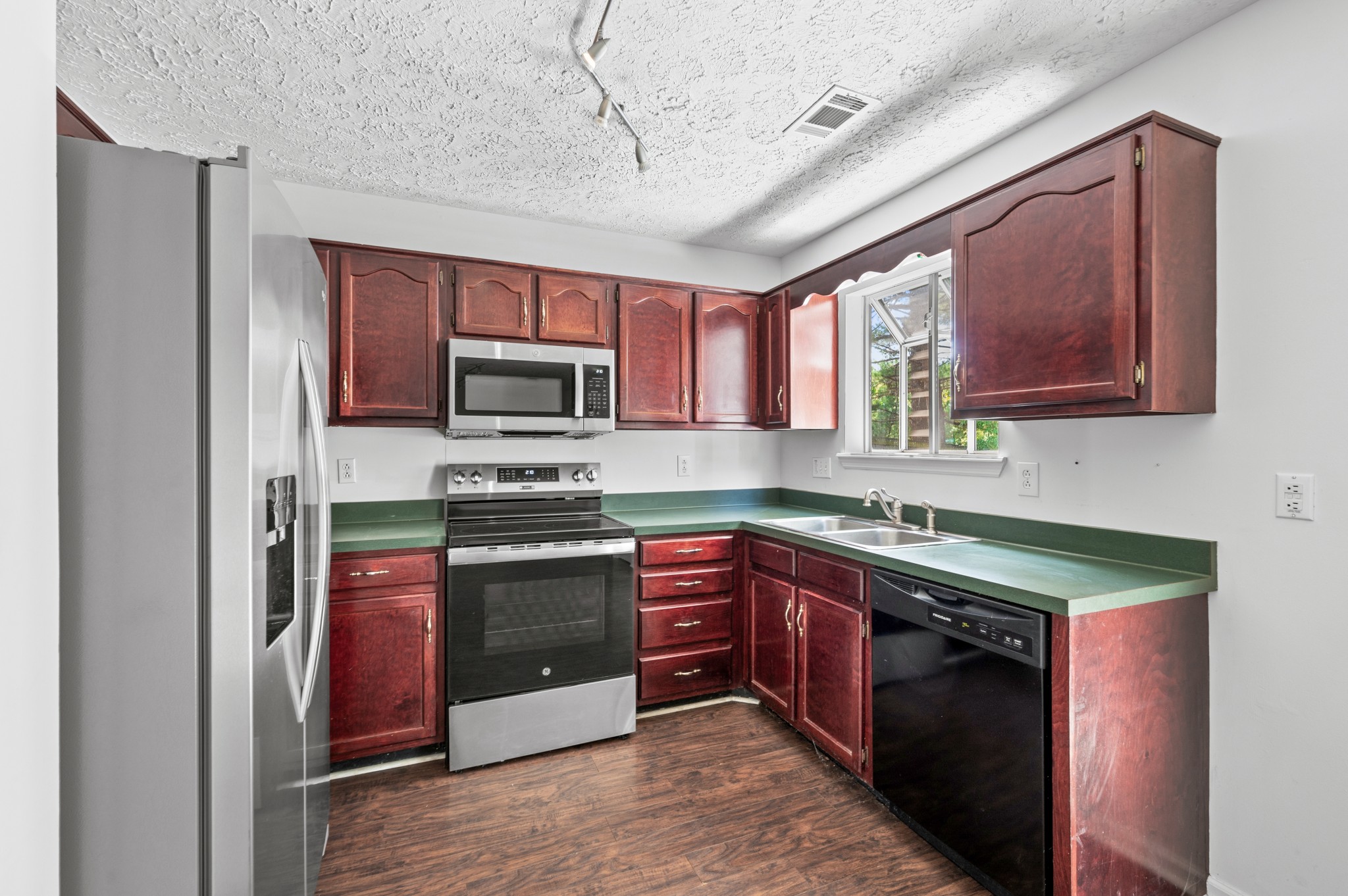 913 Idlewild Ct