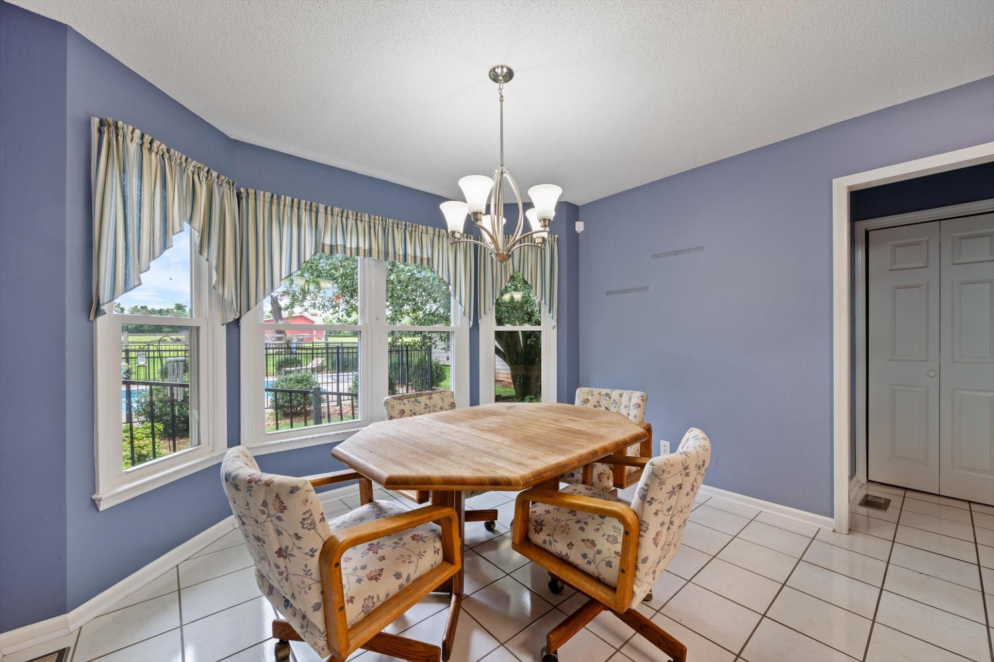 214 Juniper Dr