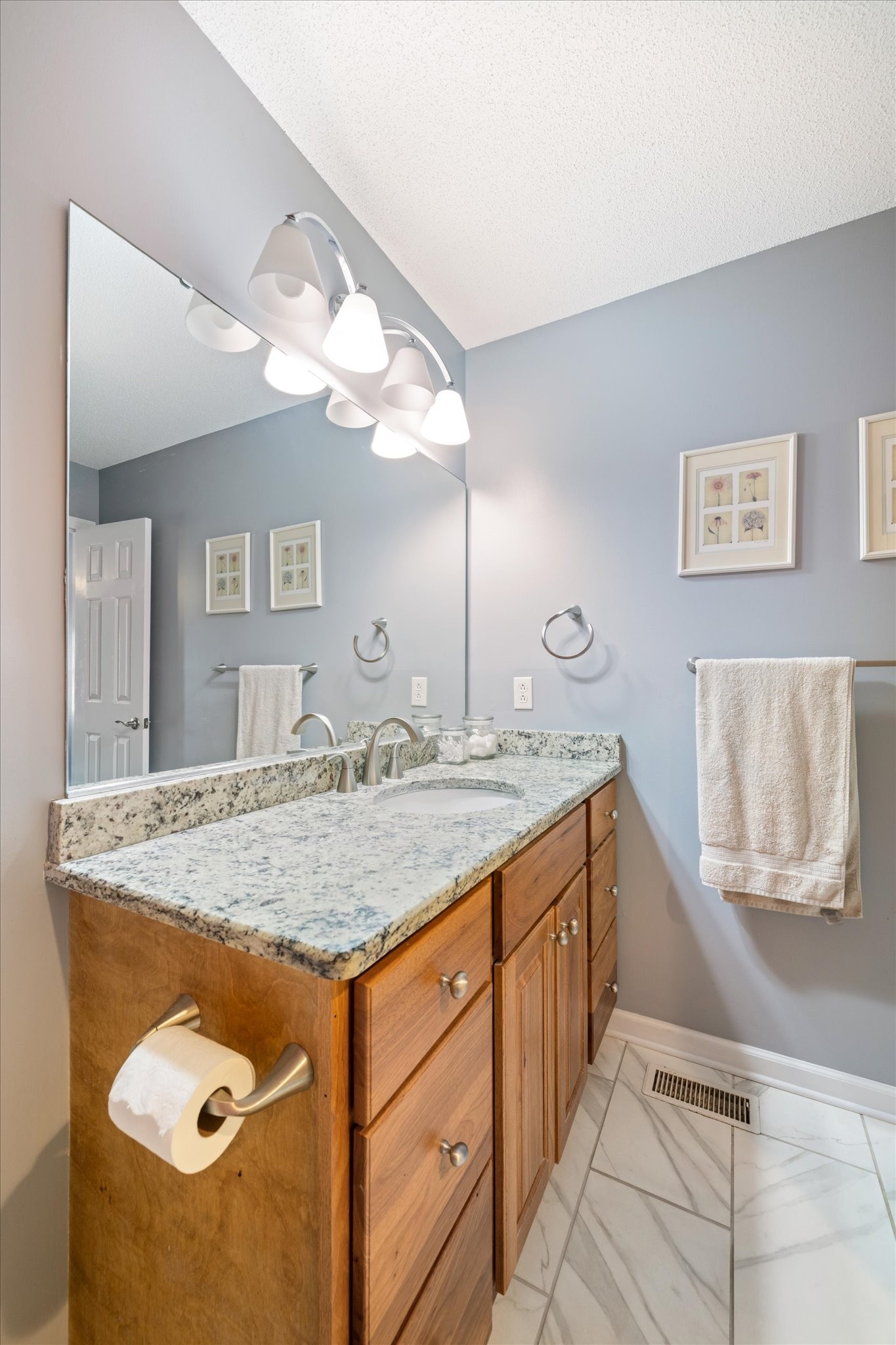 214 Juniper Dr