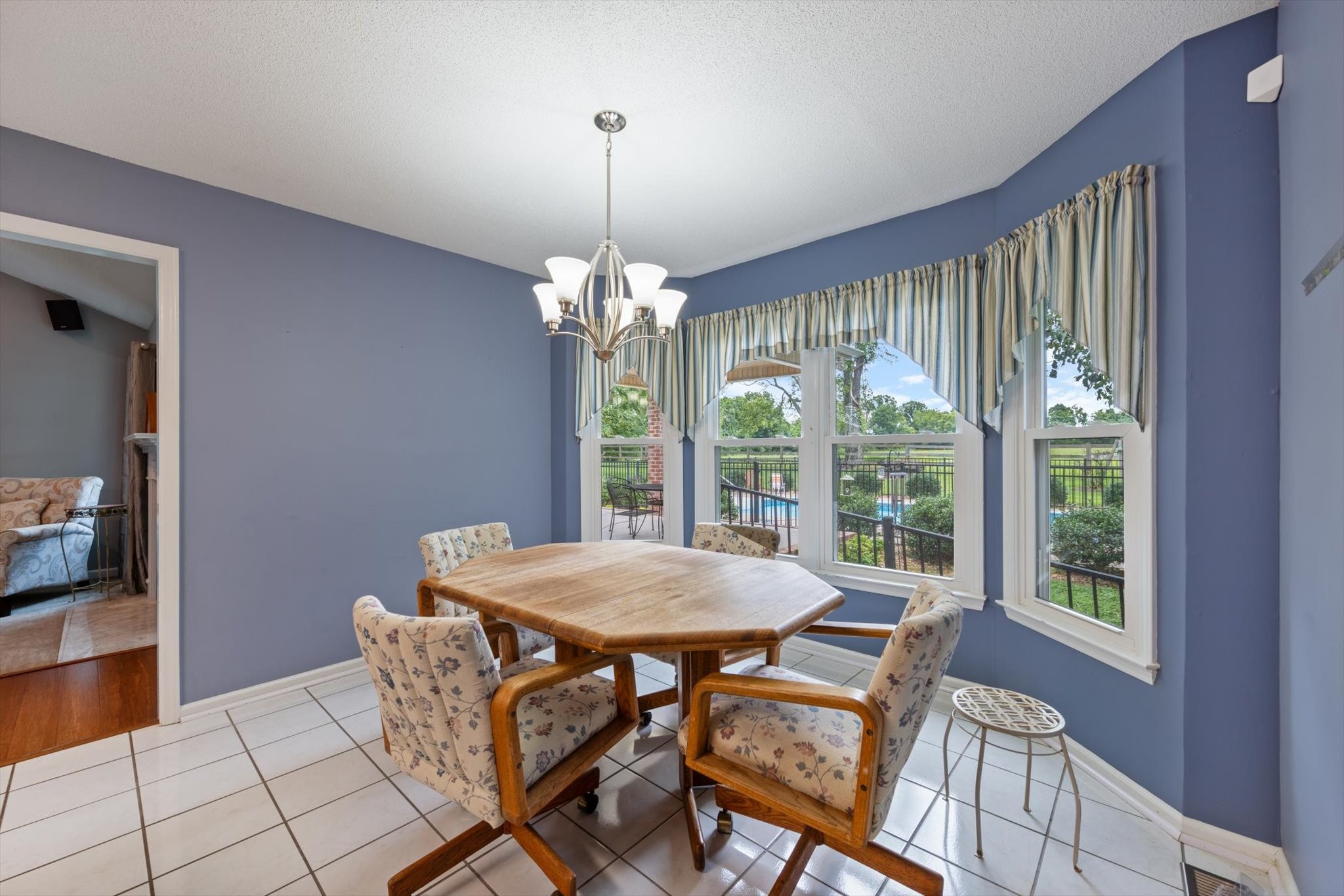 214 Juniper Dr